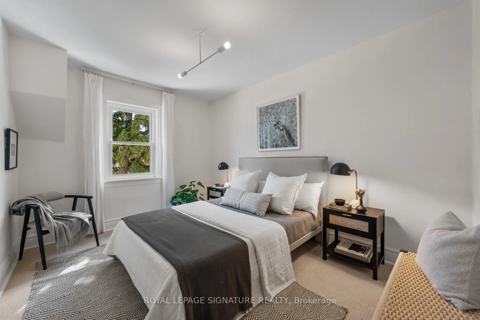 Photo 26 of 4 Kimberley Avenue, Toronto, East End-Danforth — HOMEH