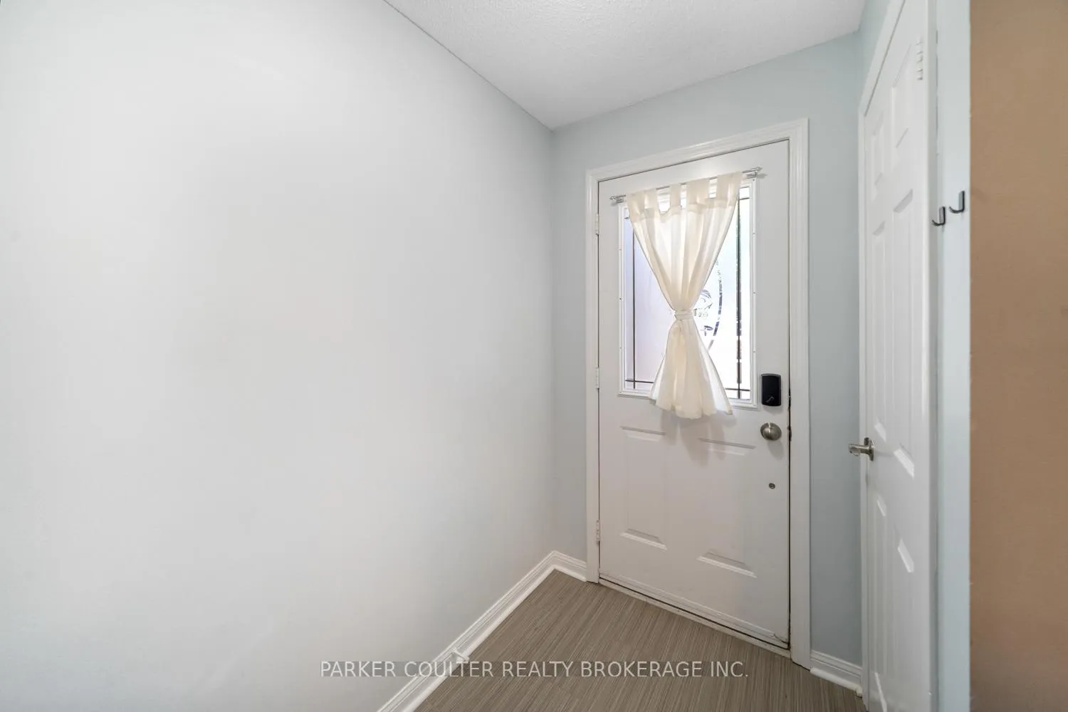 Photo 3 of Unit 7, 237 Ferndale Drive S, Barrie, Ardagh — HOMEH