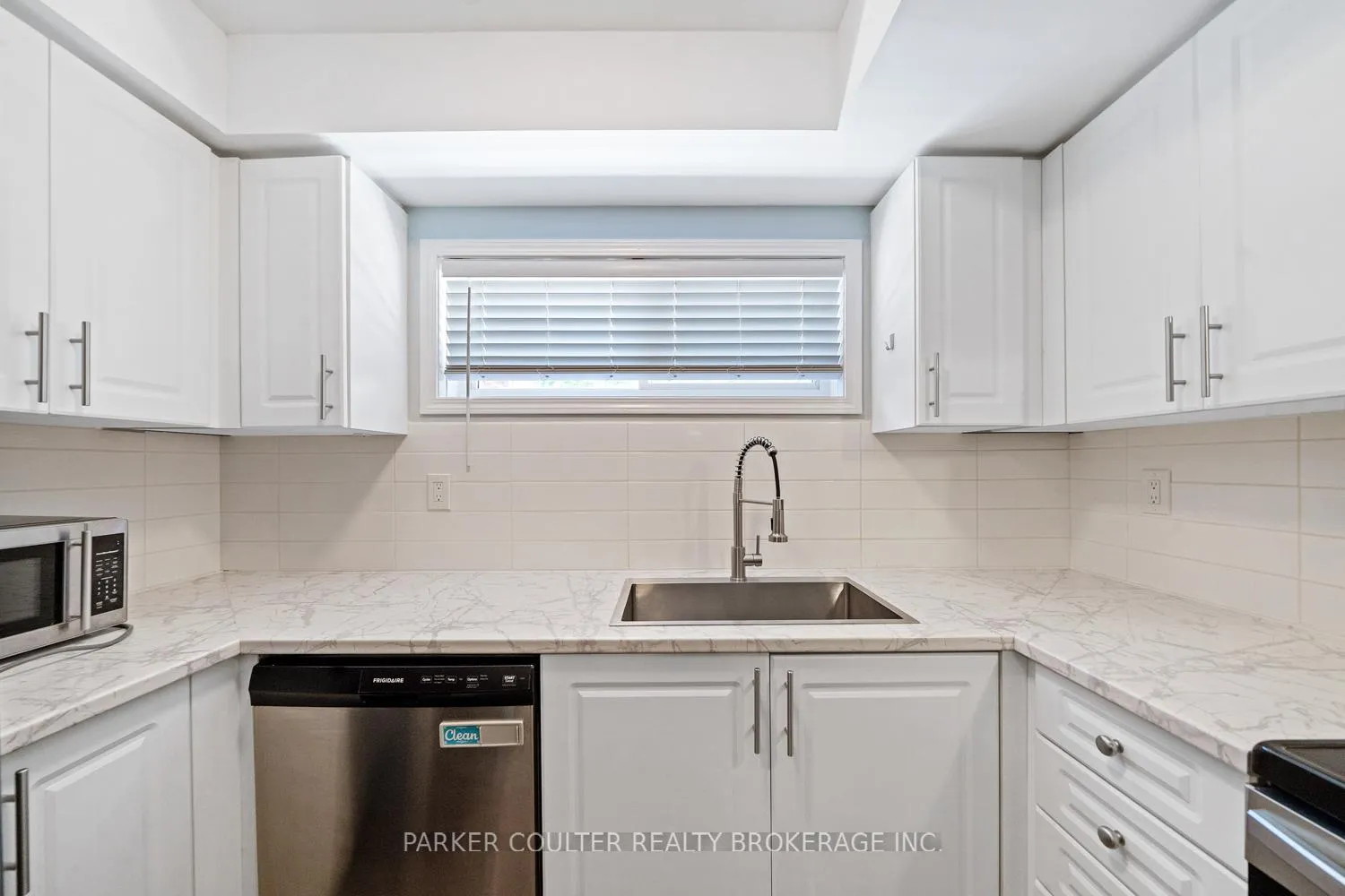 Photo 12 of Unit 7, 237 Ferndale Drive S, Barrie, Ardagh — HOMEH