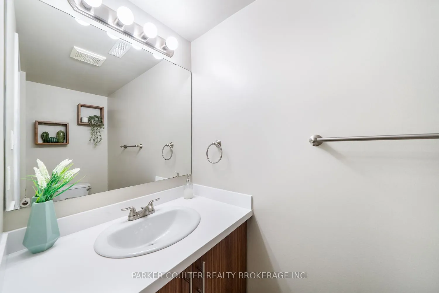 Photo 16 of Unit 7, 237 Ferndale Drive S, Barrie, Ardagh — HOMEH