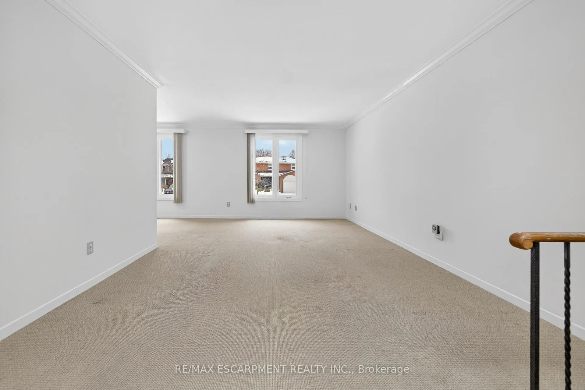 Photo 13 of 305 Pinegrove Road, Oakville, West — HOMEH