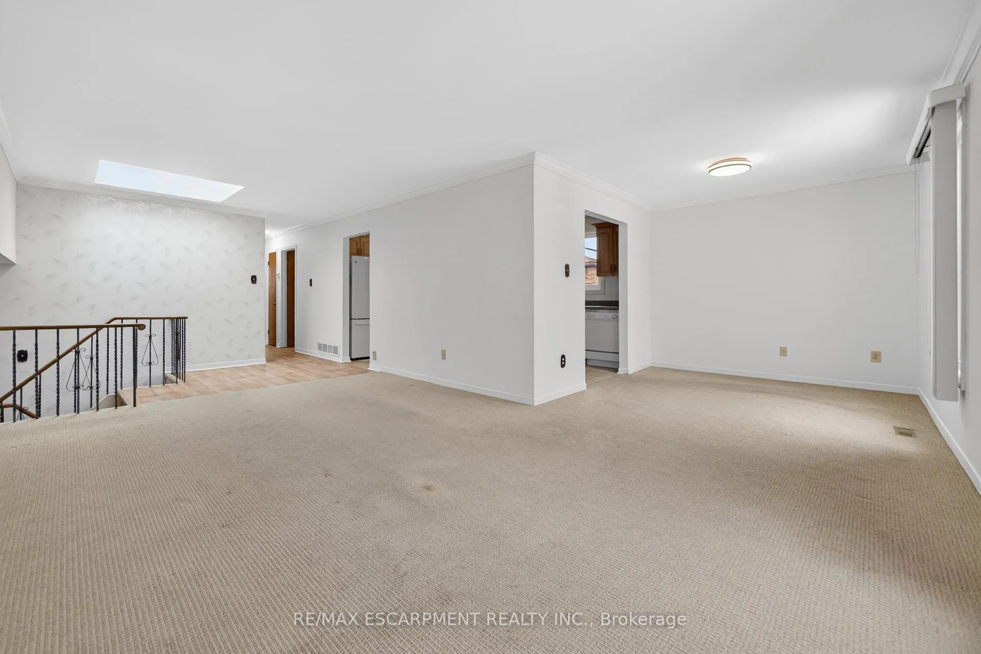 Photo 15 of 305 Pinegrove Road, Oakville, West — HOMEH