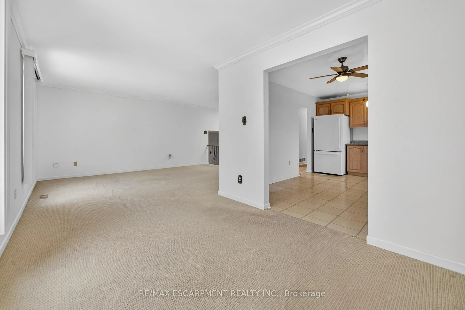 Photo 17 of 305 Pinegrove Road, Oakville, West — HOMEH