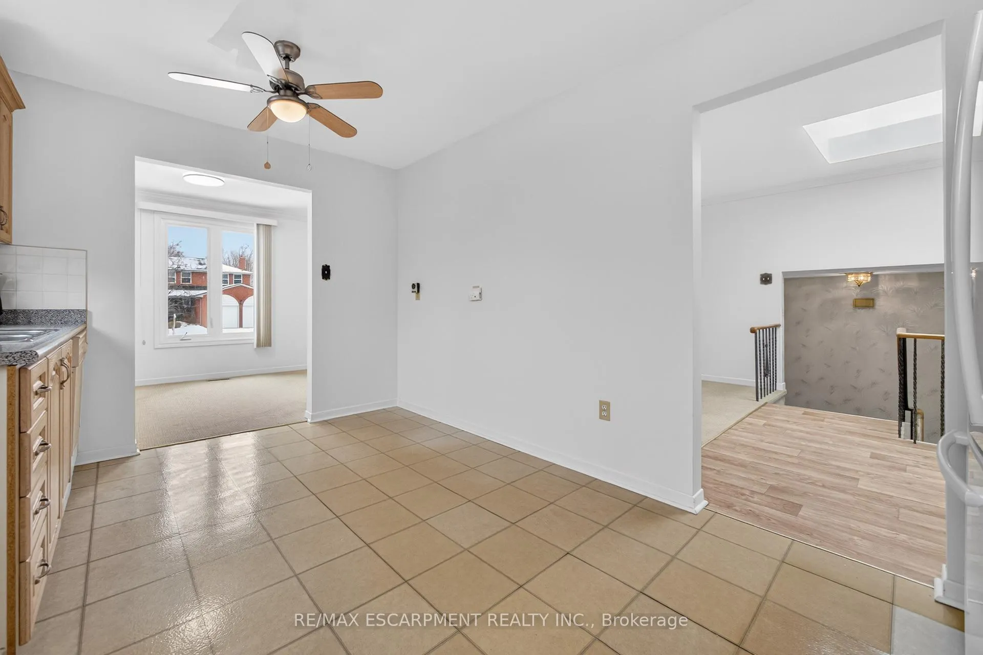 Photo 22 of 305 Pinegrove Road, Oakville, West — HOMEH