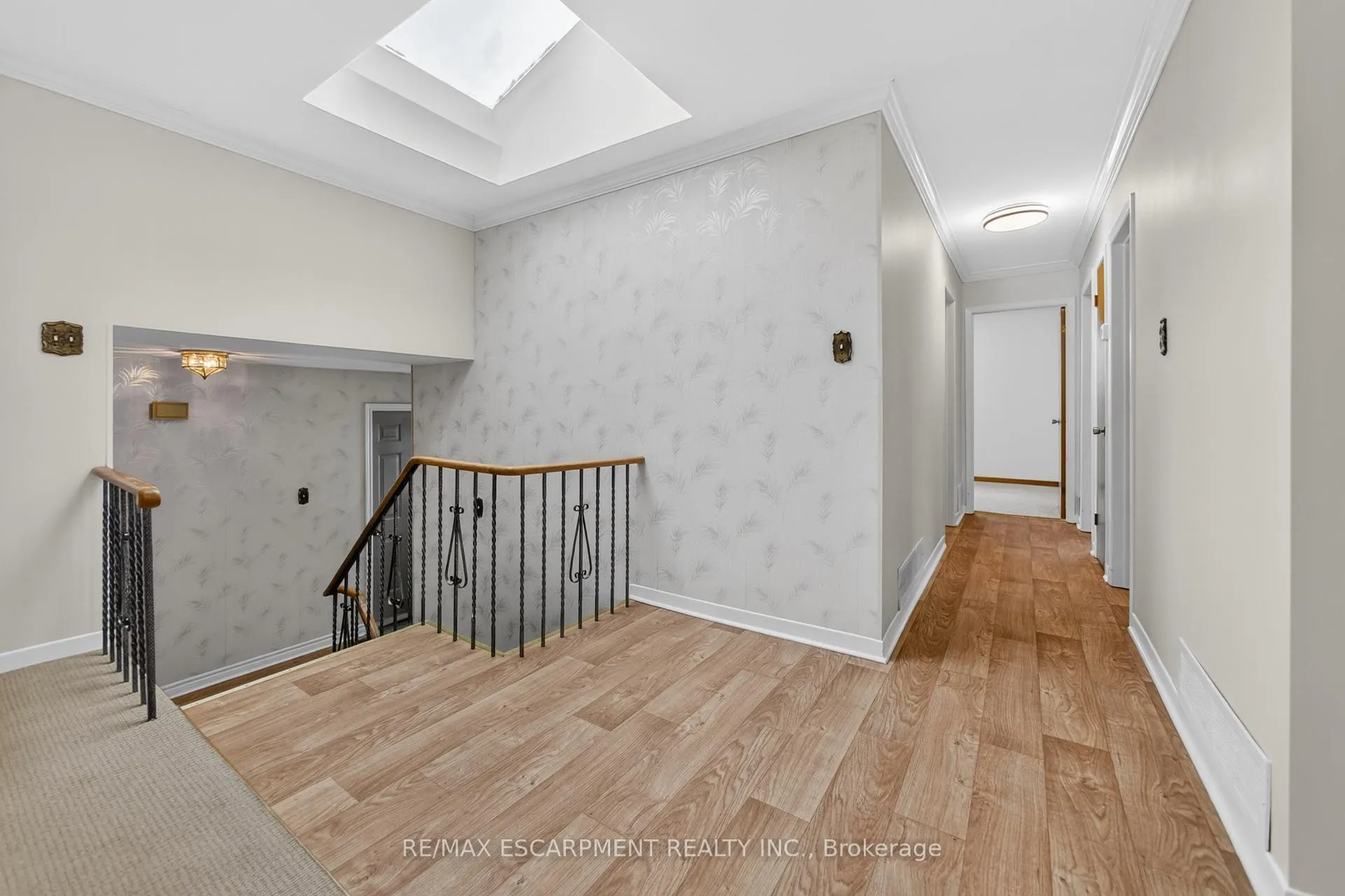 Photo 23 of 305 Pinegrove Road, Oakville, West — HOMEH