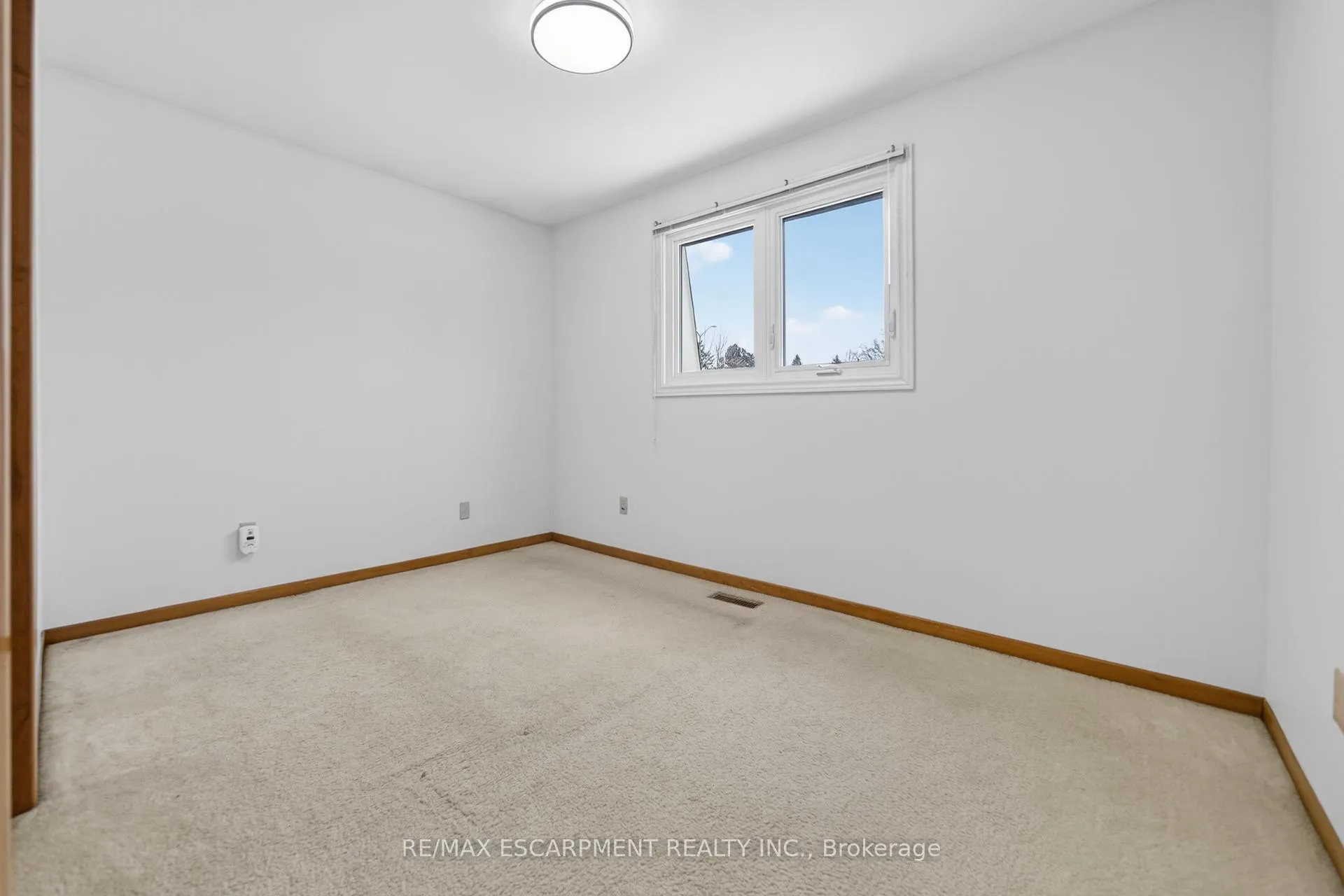 Photo 27 of 305 Pinegrove Road, Oakville, West — HOMEH