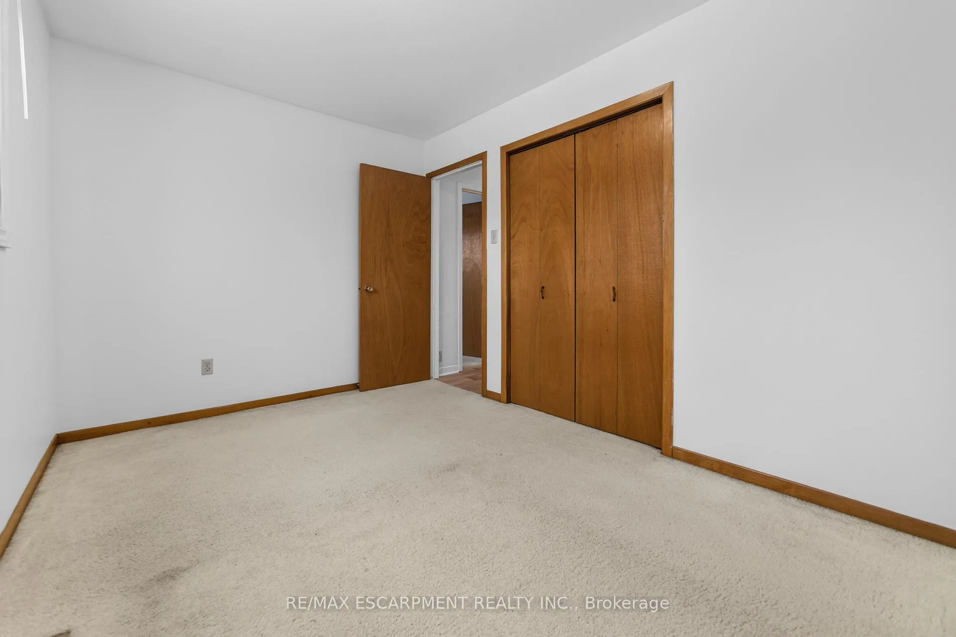 Photo 28 of 305 Pinegrove Road, Oakville, West — HOMEH