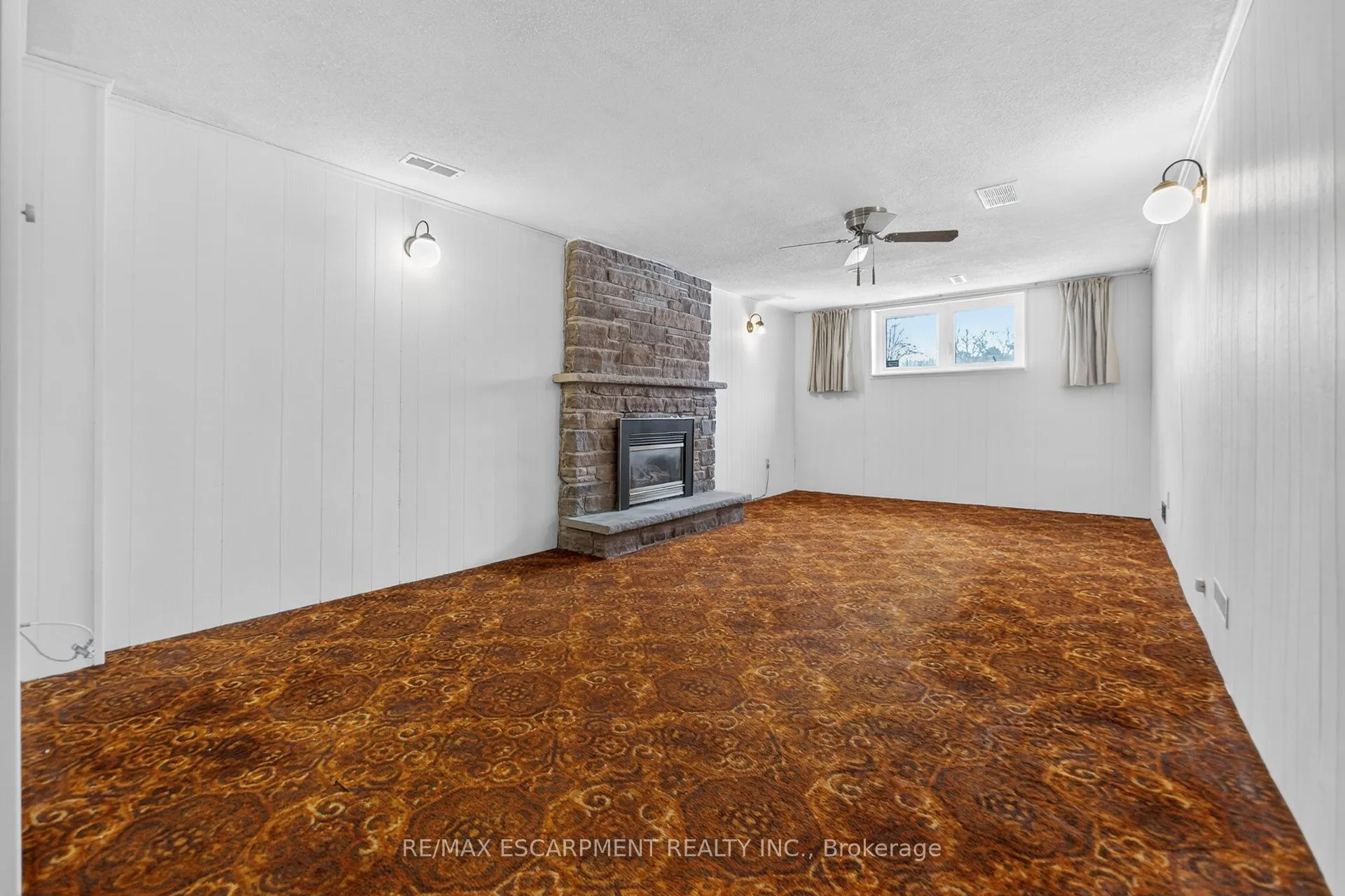 Photo 35 of 305 Pinegrove Road, Oakville, West — HOMEH