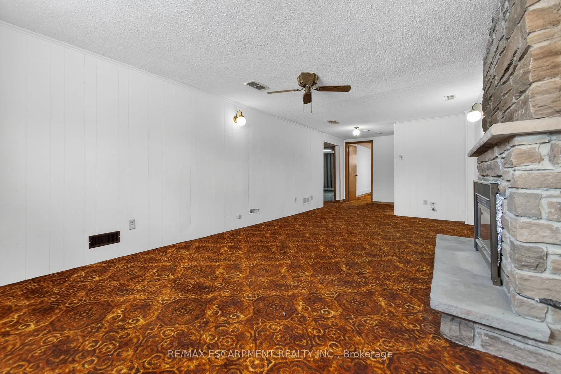 Photo 37 of 305 Pinegrove Road, Oakville, West — HOMEH