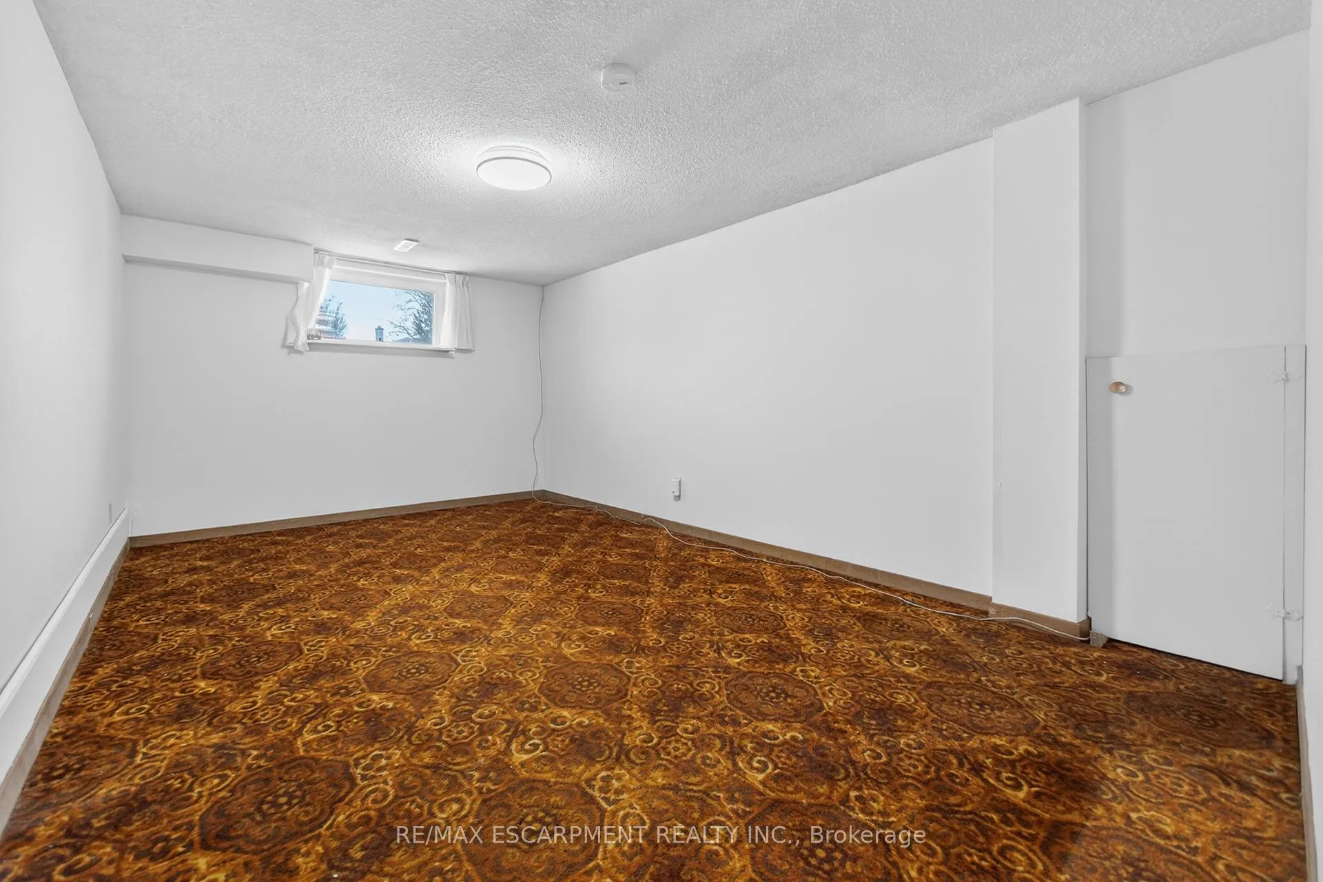 Photo 39 of 305 Pinegrove Road, Oakville, West — HOMEH