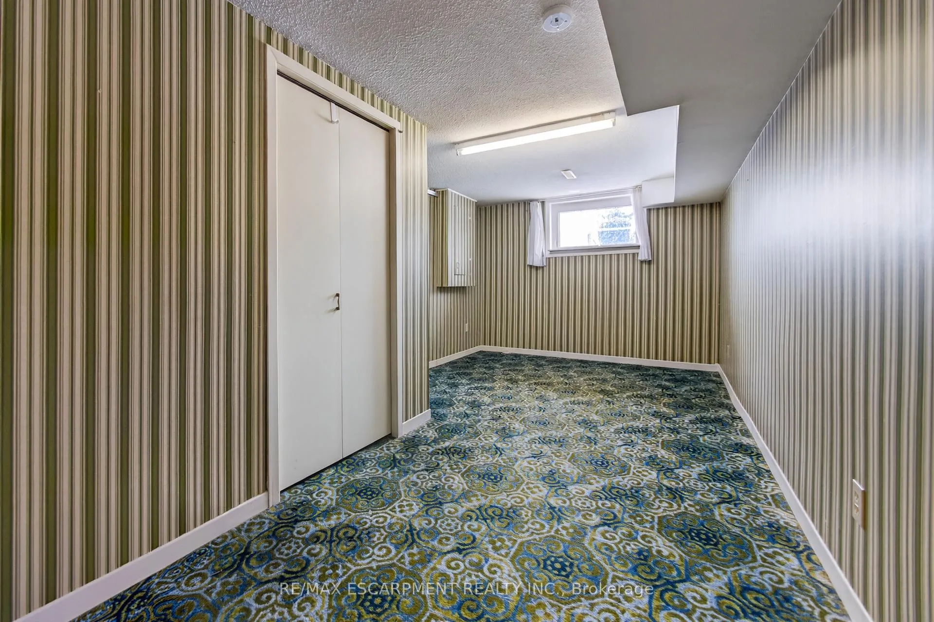 Photo 41 of 305 Pinegrove Road, Oakville, West — HOMEH