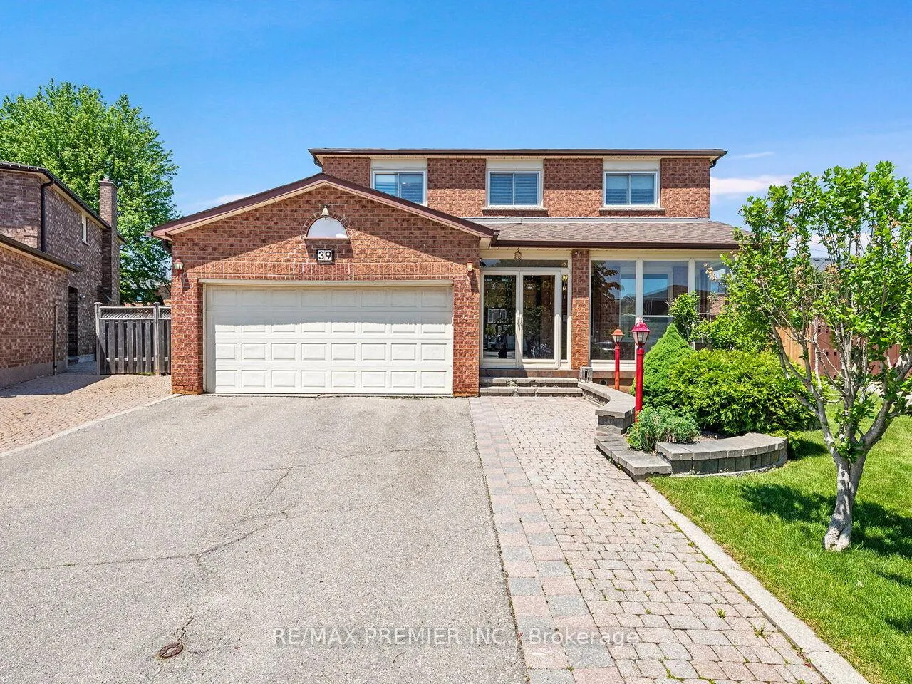 Photo 1 of 39 Brydon Court, Vaughan, Maple — HOMEH