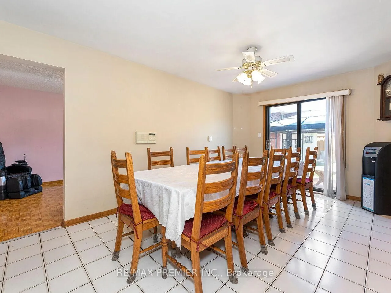 Photo 20 of 39 Brydon Court, Vaughan, Maple — HOMEH