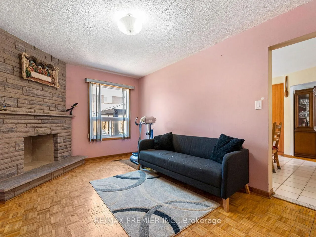 Photo 22 of 39 Brydon Court, Vaughan, Maple — HOMEH