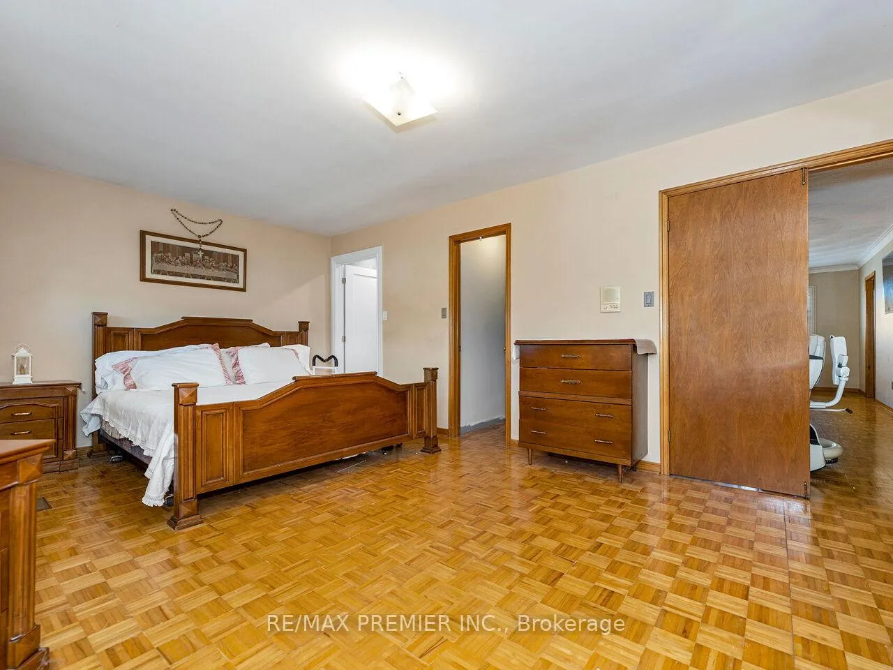 Photo 27 of 39 Brydon Court, Vaughan, Maple — HOMEH