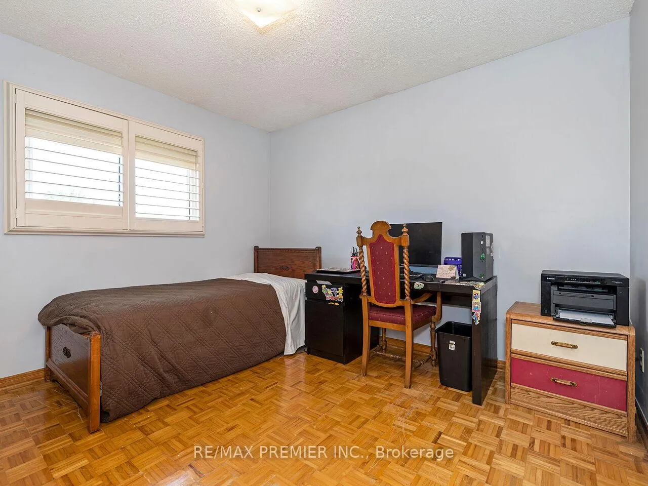 Photo 35 of 39 Brydon Court, Vaughan, Maple — HOMEH