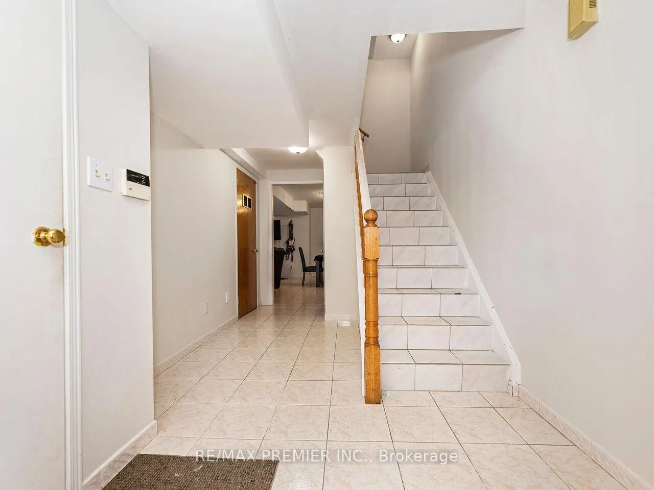 Photo 37 of 39 Brydon Court, Vaughan, Maple — HOMEH