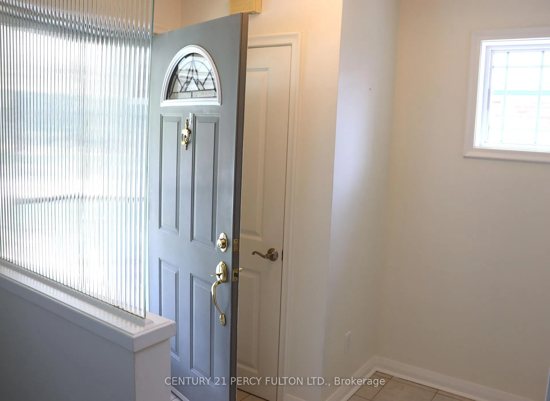 Photo 4 of 110 Gilroy Drive, Scarborough, Dorset Park — HOMEH