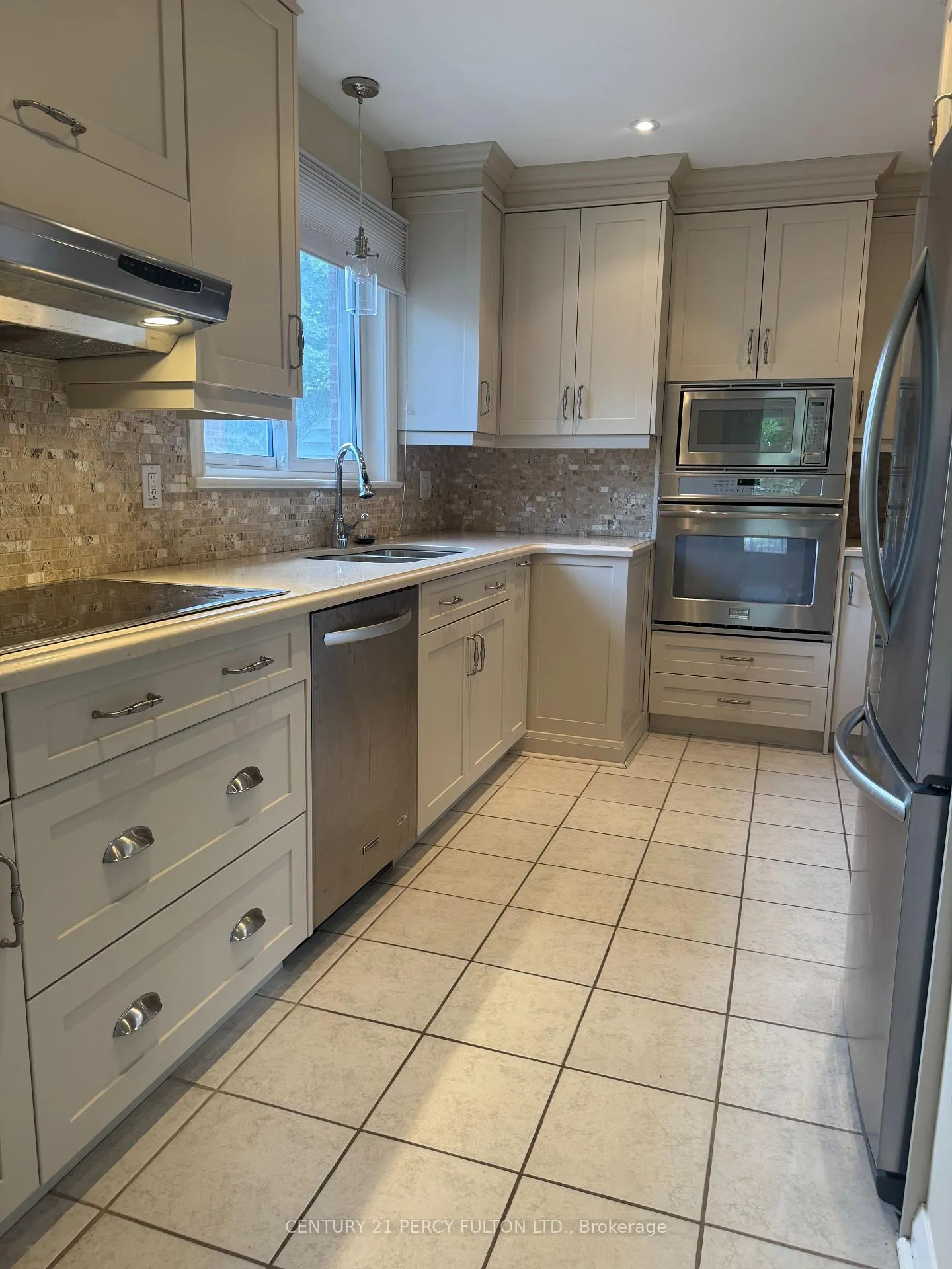 Photo 5 of 110 Gilroy Drive, Scarborough, Dorset Park — HOMEH