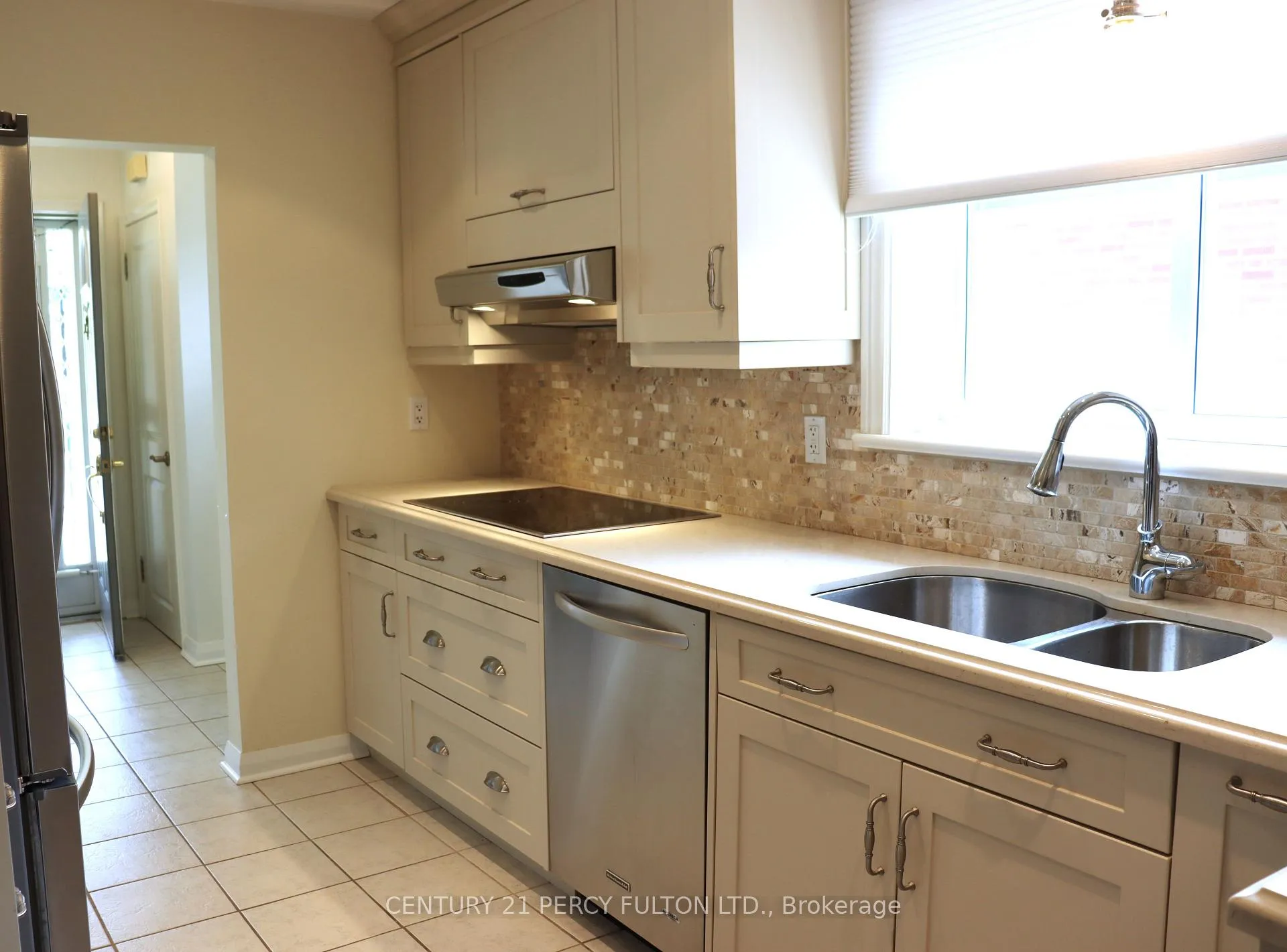 Photo 6 of 110 Gilroy Drive, Scarborough, Dorset Park — HOMEH