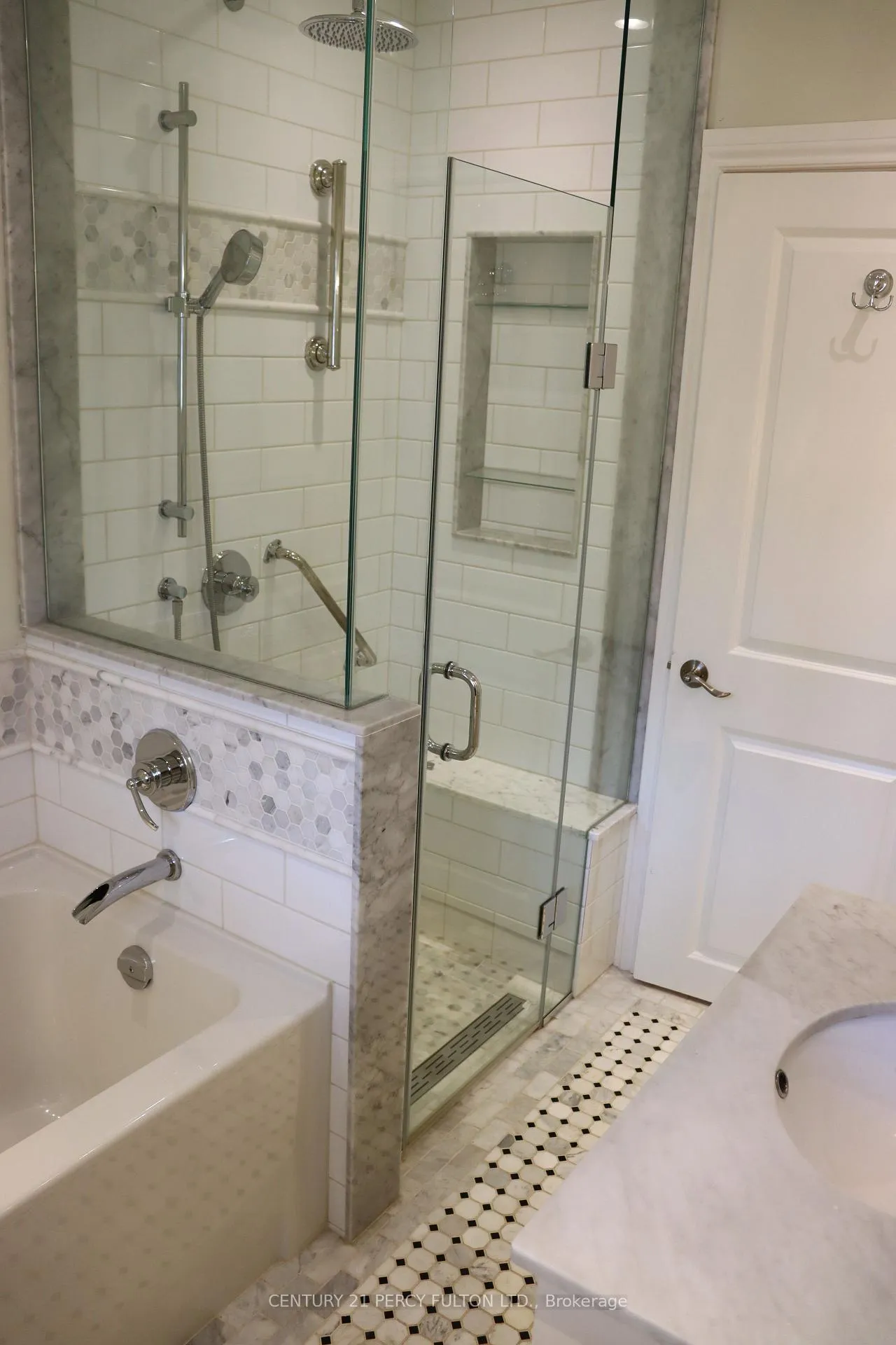 Photo 12 of 110 Gilroy Drive, Scarborough, Dorset Park — HOMEH