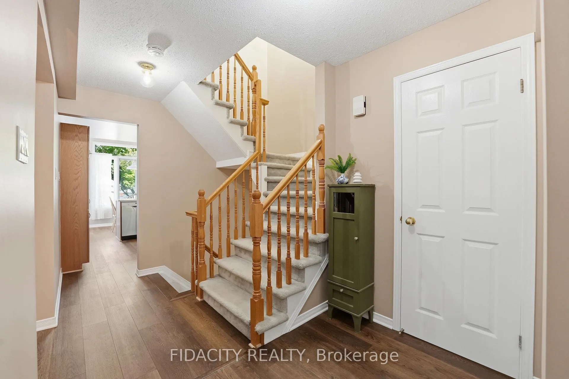 Photo 4 of 173 Whalings Circle, Ottawa, Stittsville (Central) — HOMEH