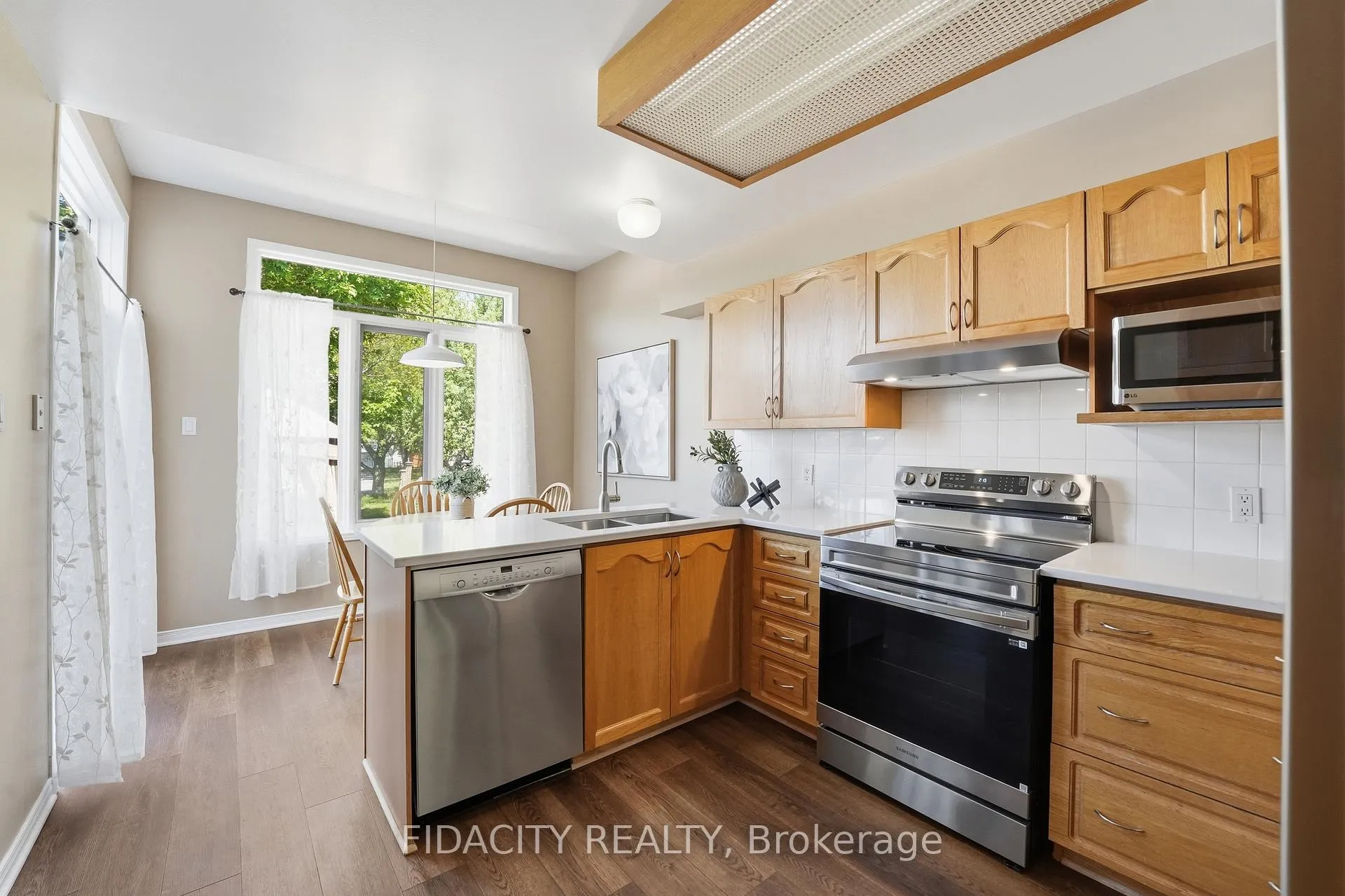 Photo 15 of 173 Whalings Circle, Ottawa, Stittsville (Central) — HOMEH