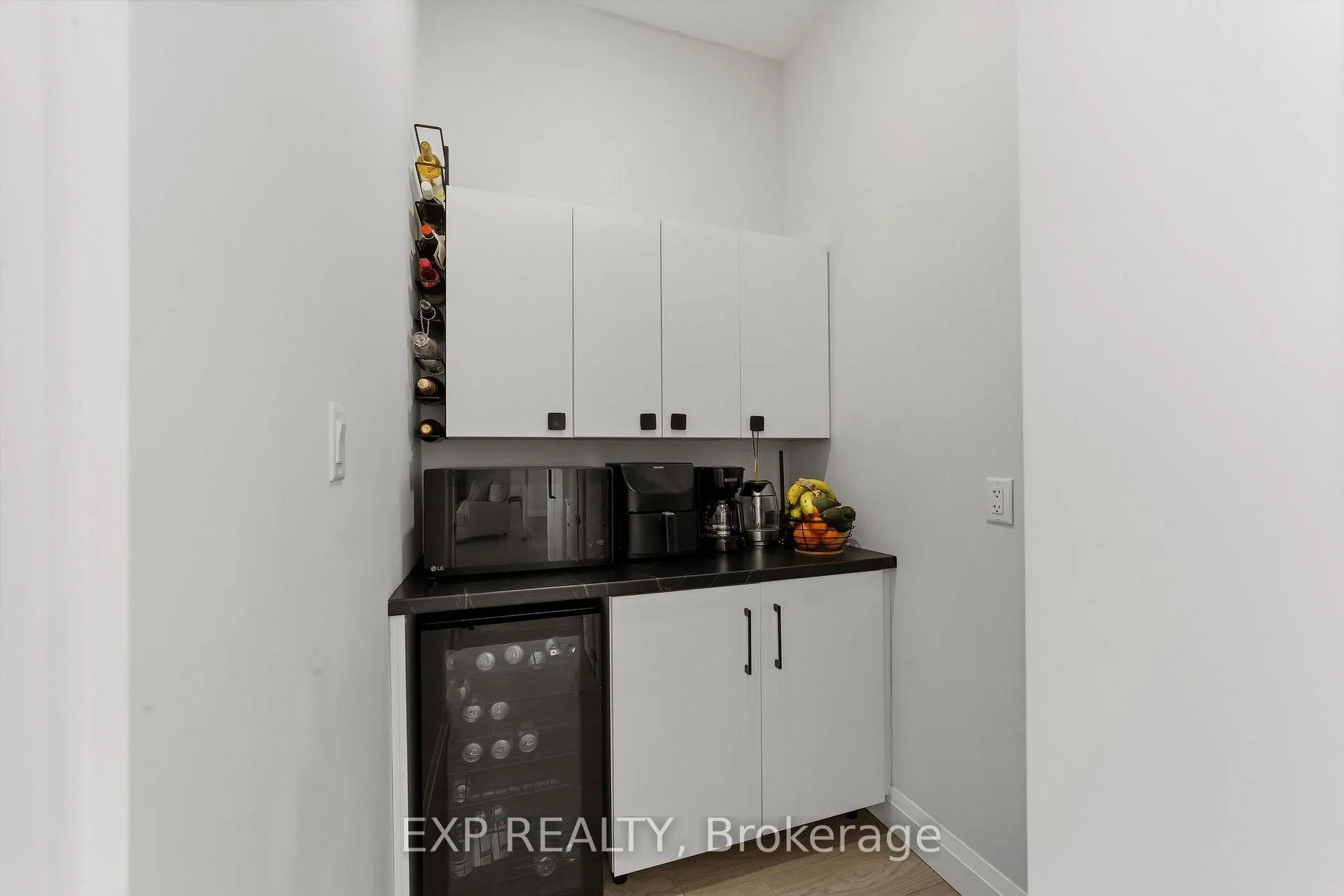 Photo 13 of 113 Edgewater Boulevard, Middlesex Centre, Rural Middlesex Centre — HOMEH