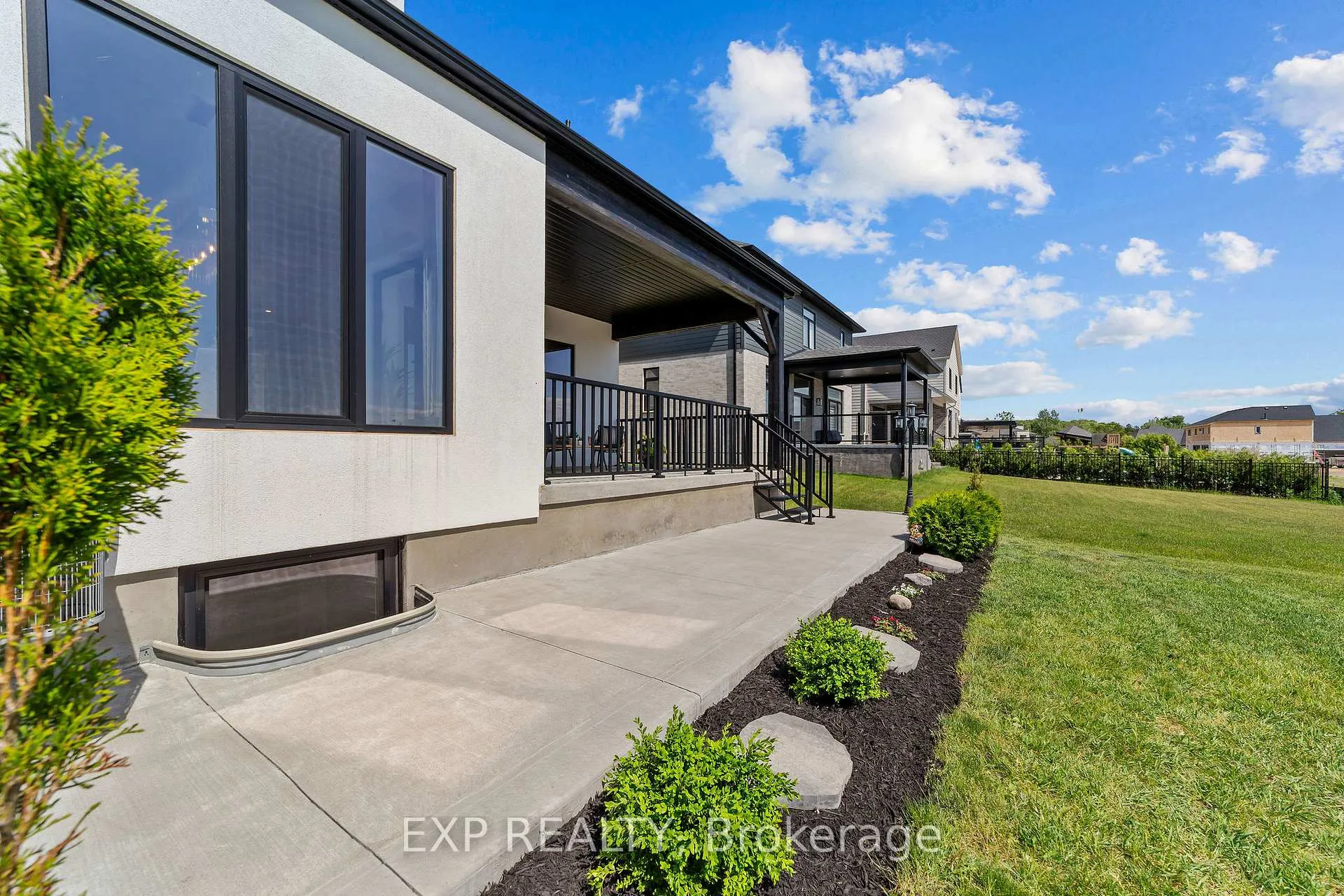 Photo 44 of 113 Edgewater Boulevard, Middlesex Centre, Rural Middlesex Centre — HOMEH