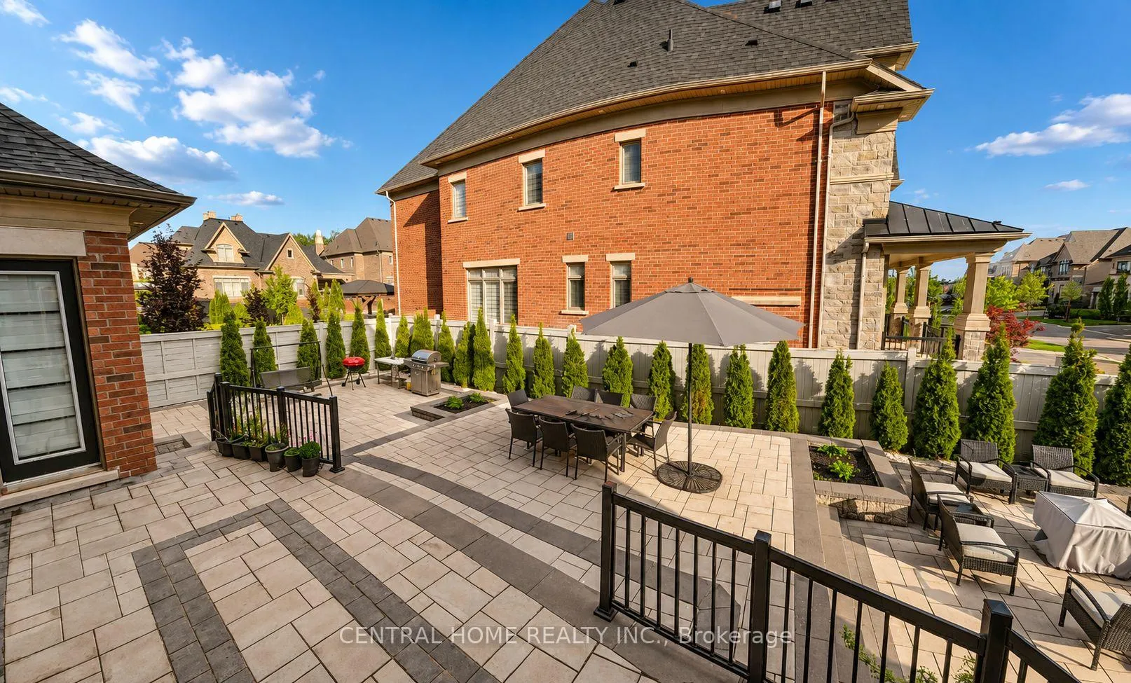 Photo 5 of 33 James Stokes Court, King, King City — HOMEH