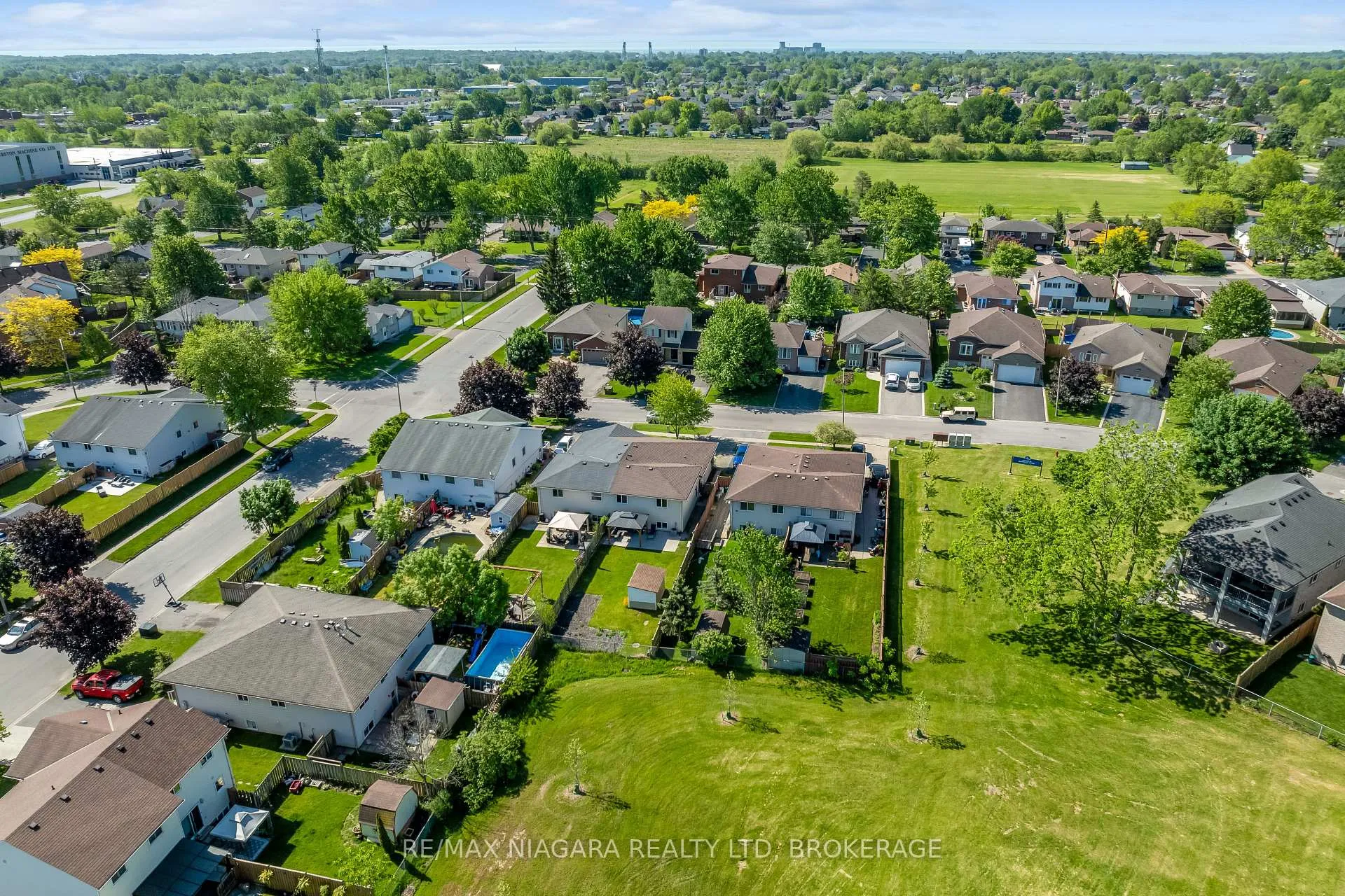 Photo 34 of 7 Hillcrest Road, Port Colborne, Main Street — HOMEH