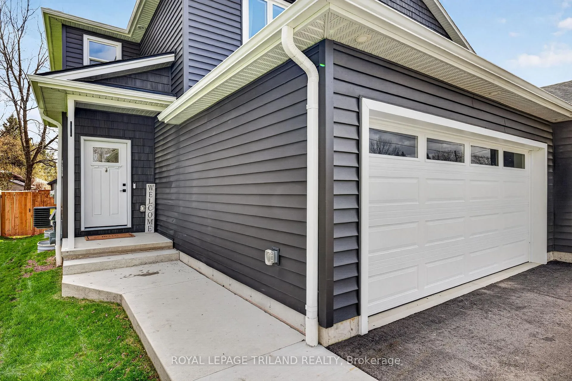 Photo 4 of 51253 Ashton Street, Malahide, Springfield — HOMEH