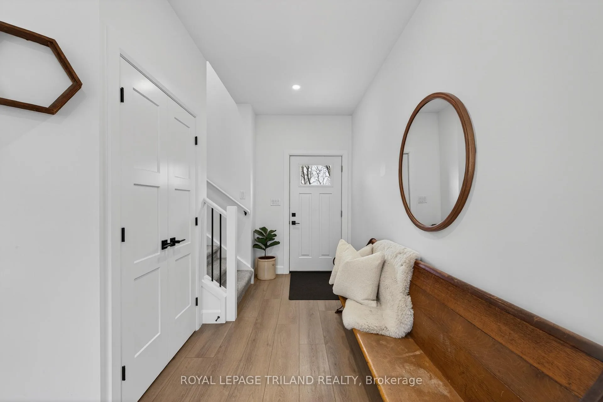 Photo 6 of 51253 Ashton Street, Malahide, Springfield — HOMEH