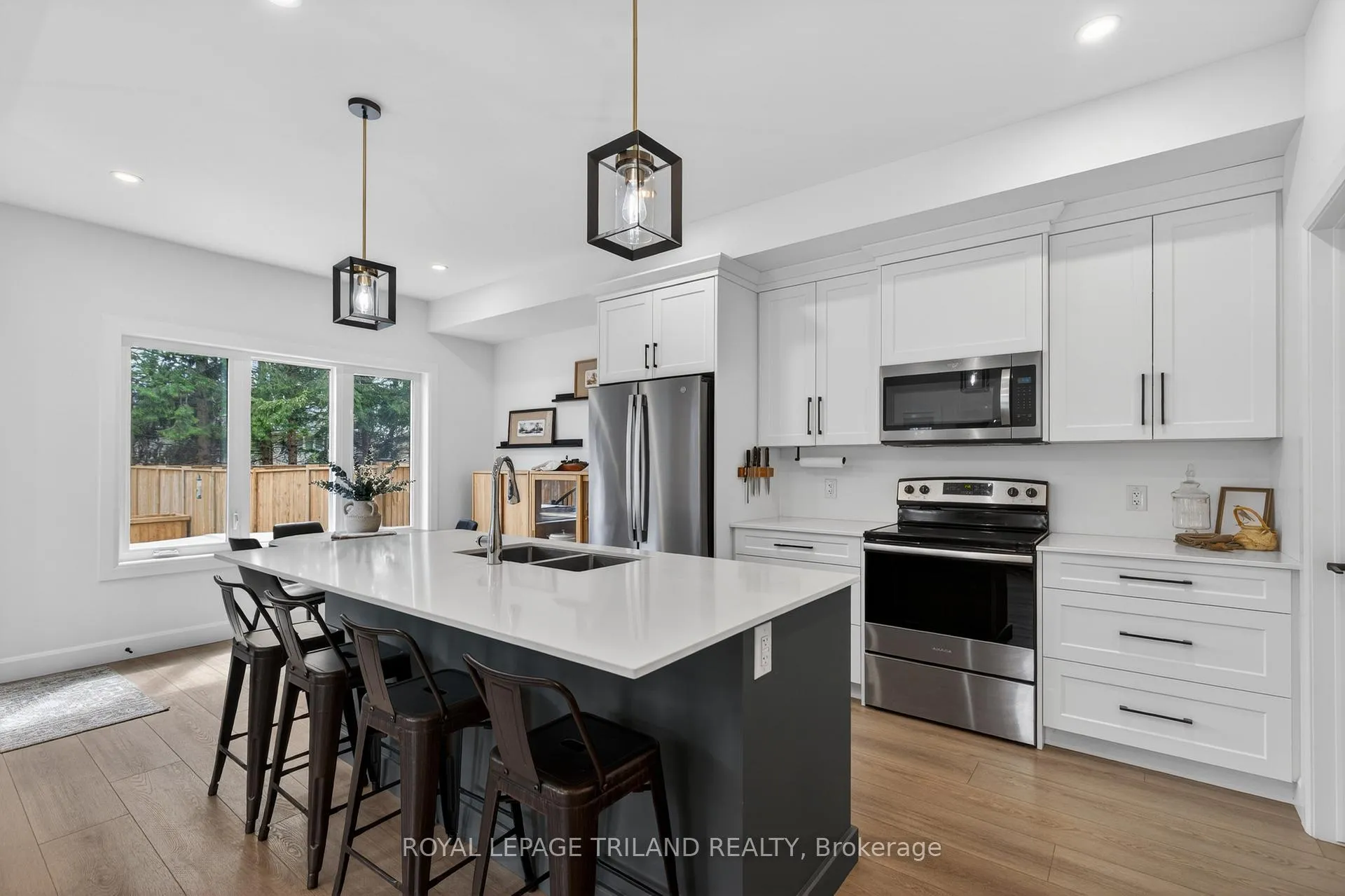Photo 11 of 51253 Ashton Street, Malahide, Springfield — HOMEH