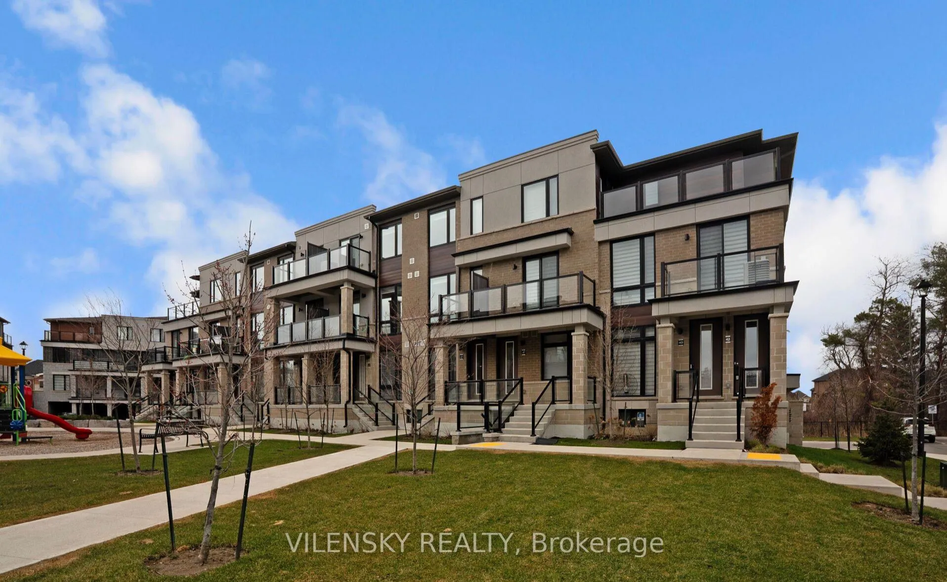 Photo 1 of Unit 42, 45 Knotsberry Circle, Brampton, Brampton South — HOMEH