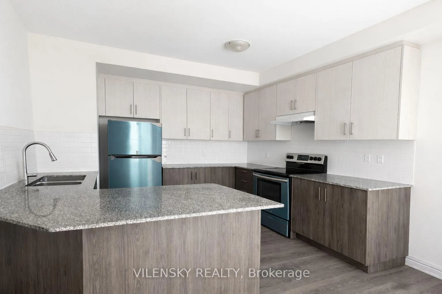 Photo 2 of Unit 42, 45 Knotsberry Circle, Brampton, Brampton South — HOMEH