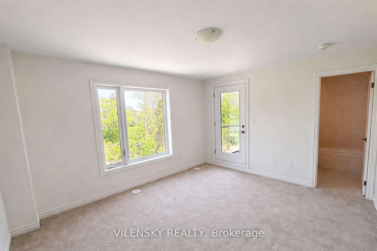 Photo 6 of Unit 42, 45 Knotsberry Circle, Brampton, Brampton South — HOMEH
