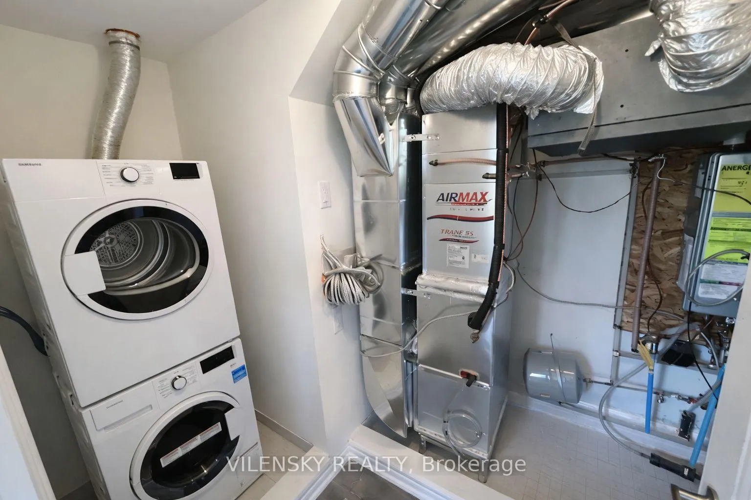 Photo 13 of Unit 42, 45 Knotsberry Circle, Brampton, Brampton South — HOMEH