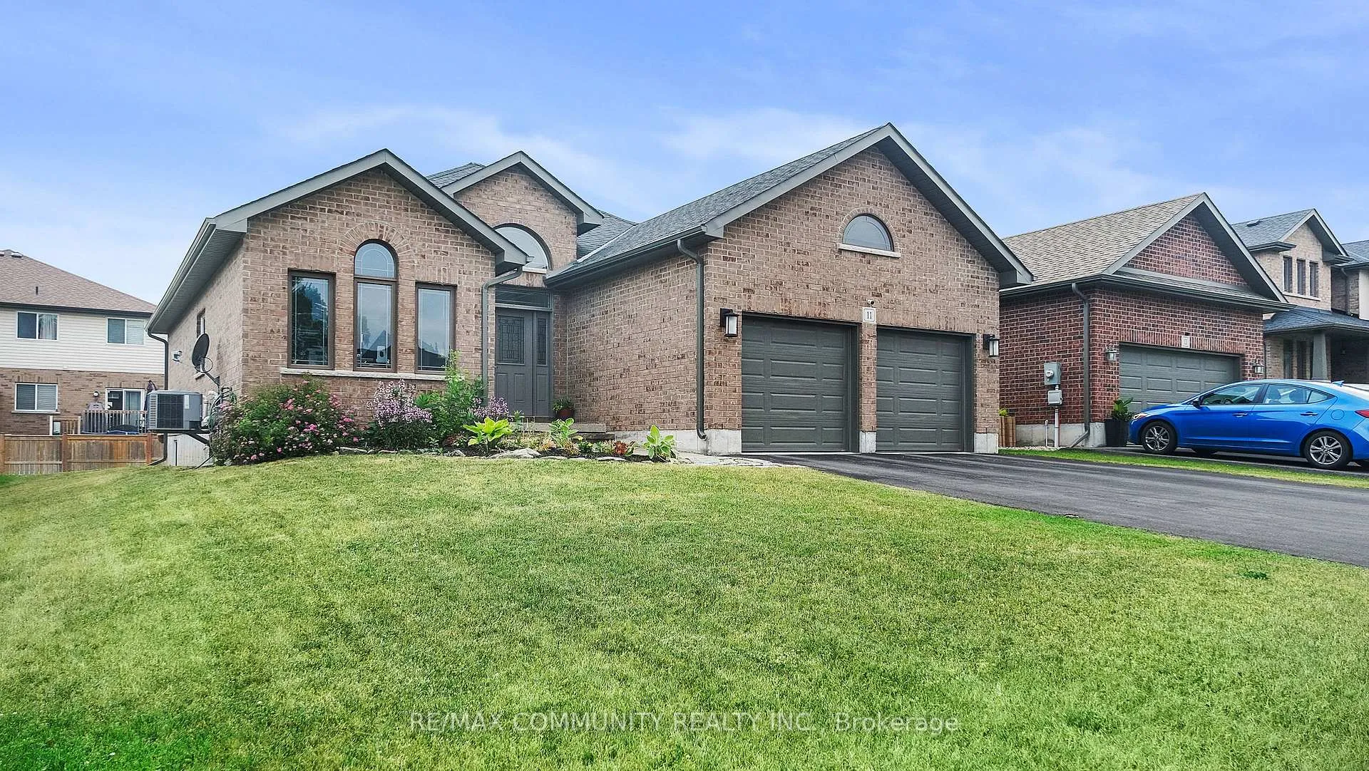 Photo 3 of 11 Stonecrest Boulevard, Quinte West, Sidney Ward — HOMEH