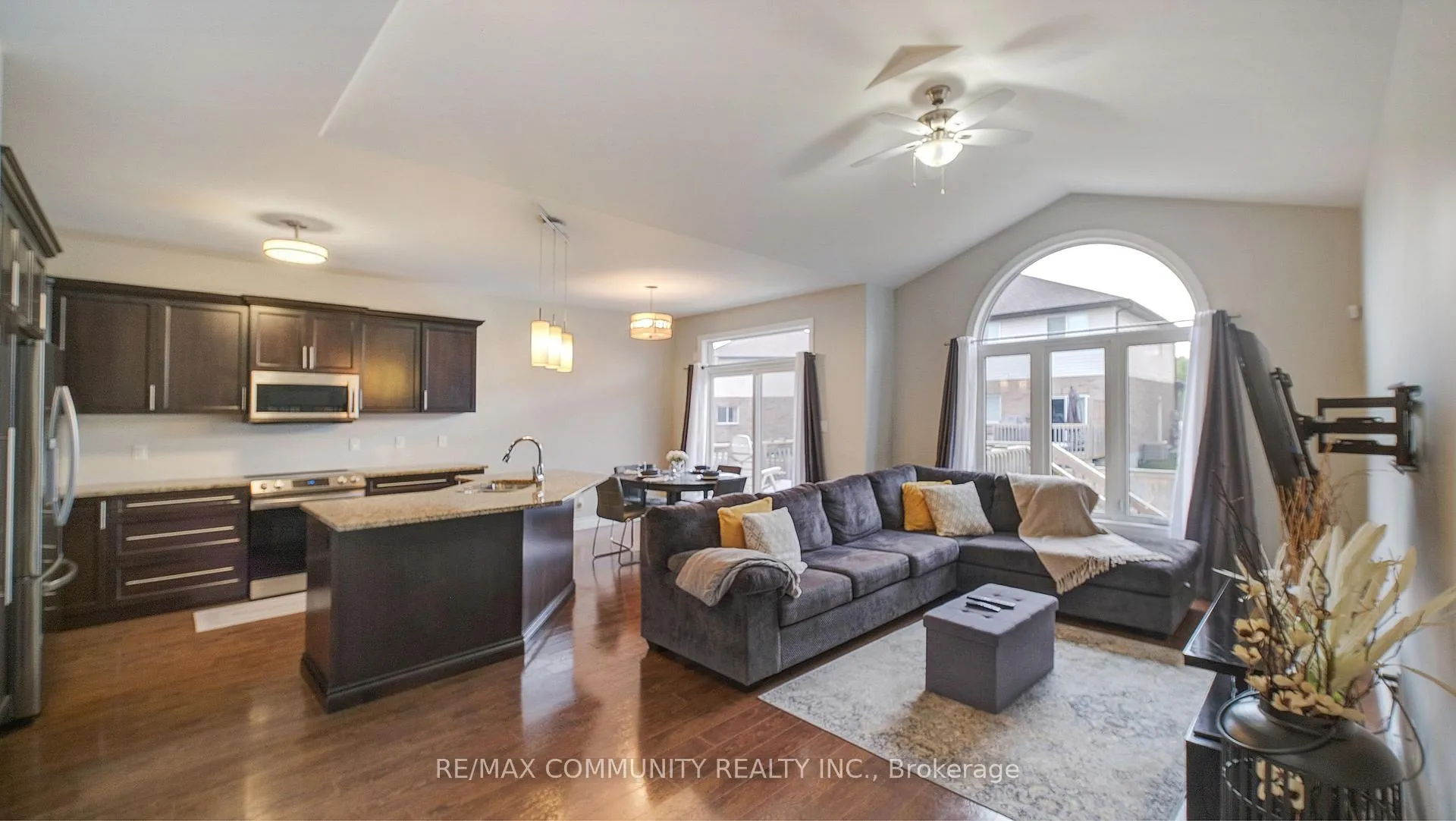Photo 10 of 11 Stonecrest Boulevard, Quinte West, Sidney Ward — HOMEH
