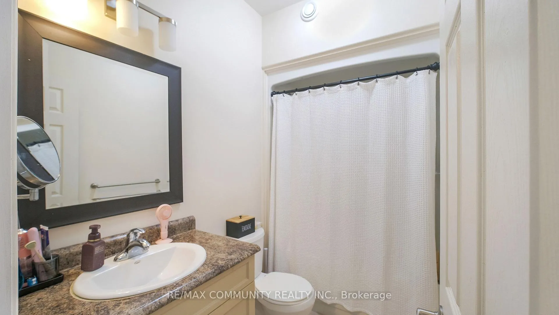 Photo 21 of 11 Stonecrest Boulevard, Quinte West, Sidney Ward — HOMEH