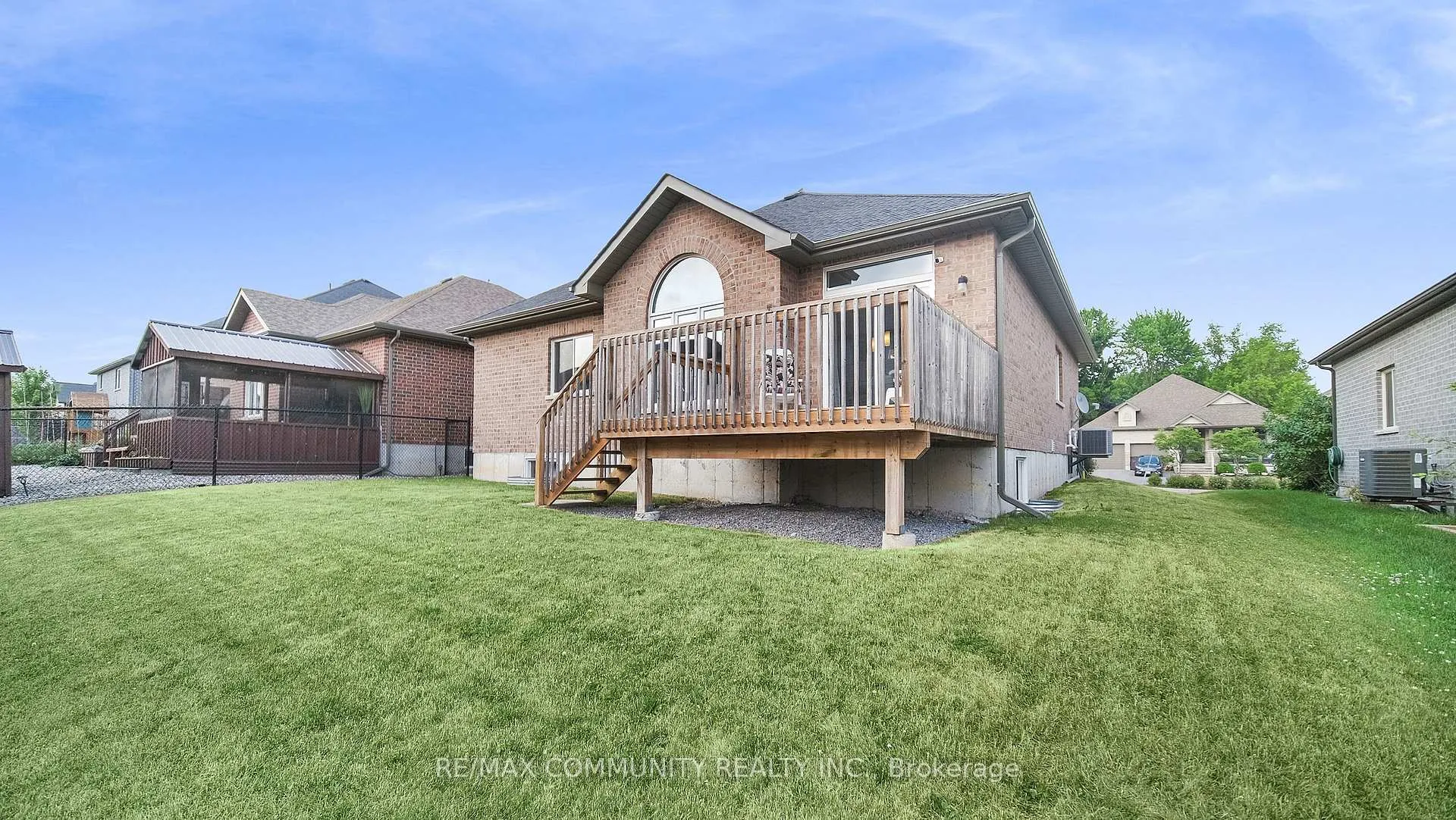 Photo 23 of 11 Stonecrest Boulevard, Quinte West, Sidney Ward — HOMEH