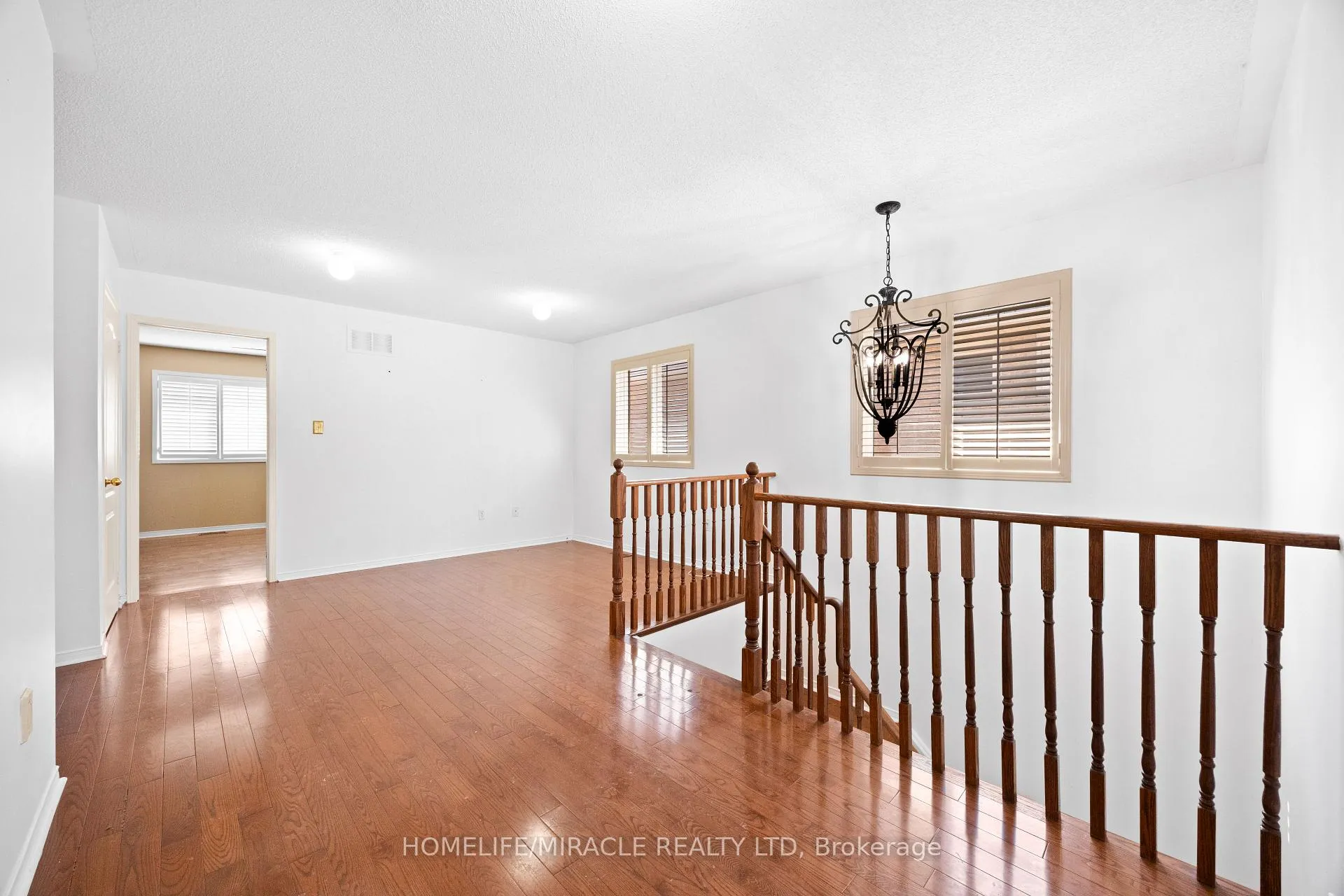 Photo 16 of 8 Waterdale Road, Brampton, Fletcher's Meadow — HOMEH