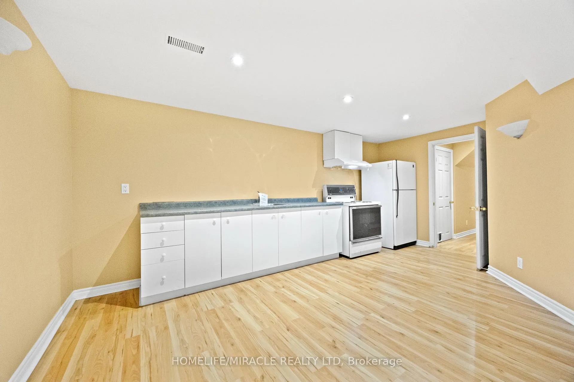 Photo 35 of 8 Waterdale Road, Brampton, Fletcher's Meadow — HOMEH