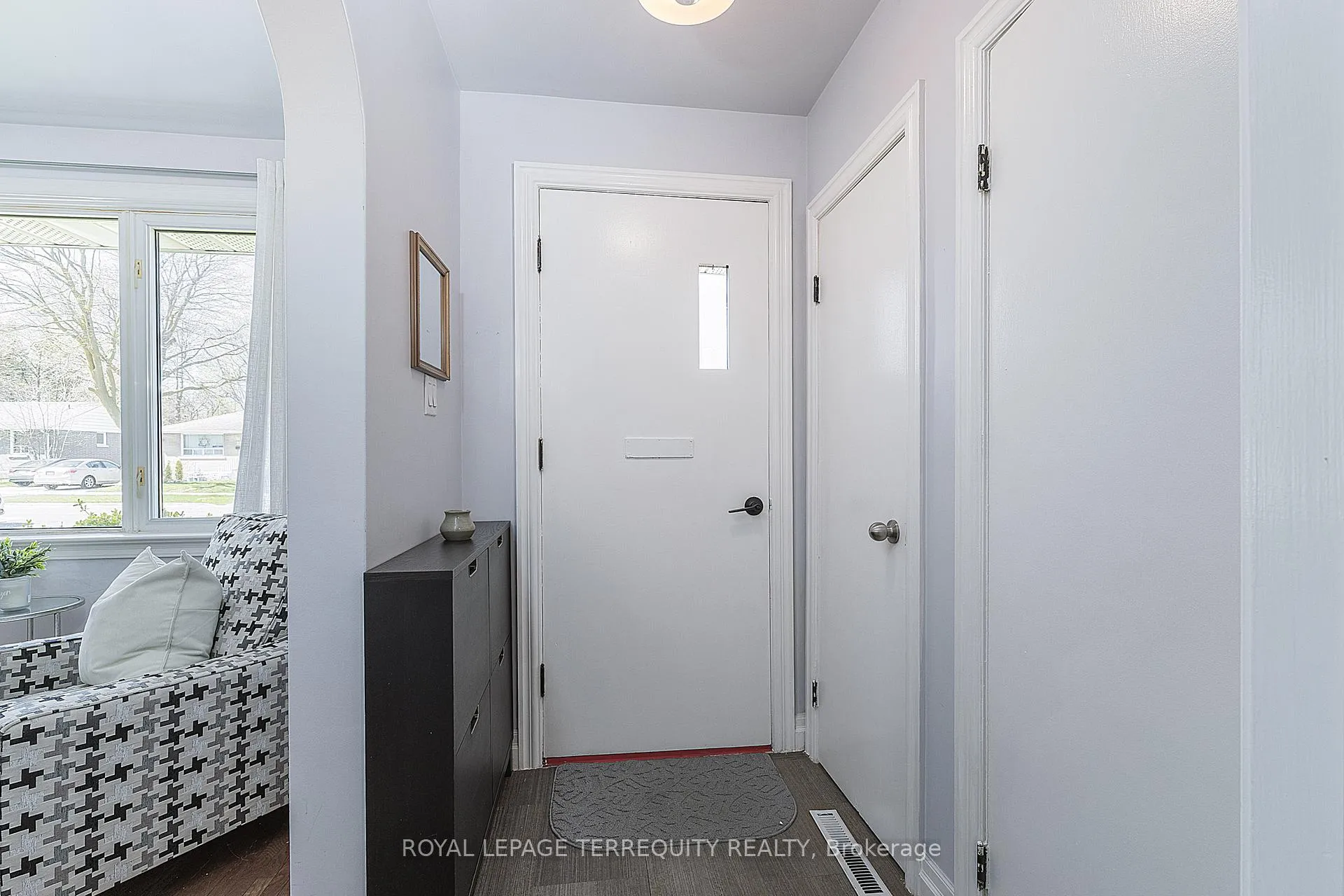 Photo 1 of 32 Admiral Road, Ajax, South East — HOMEH
