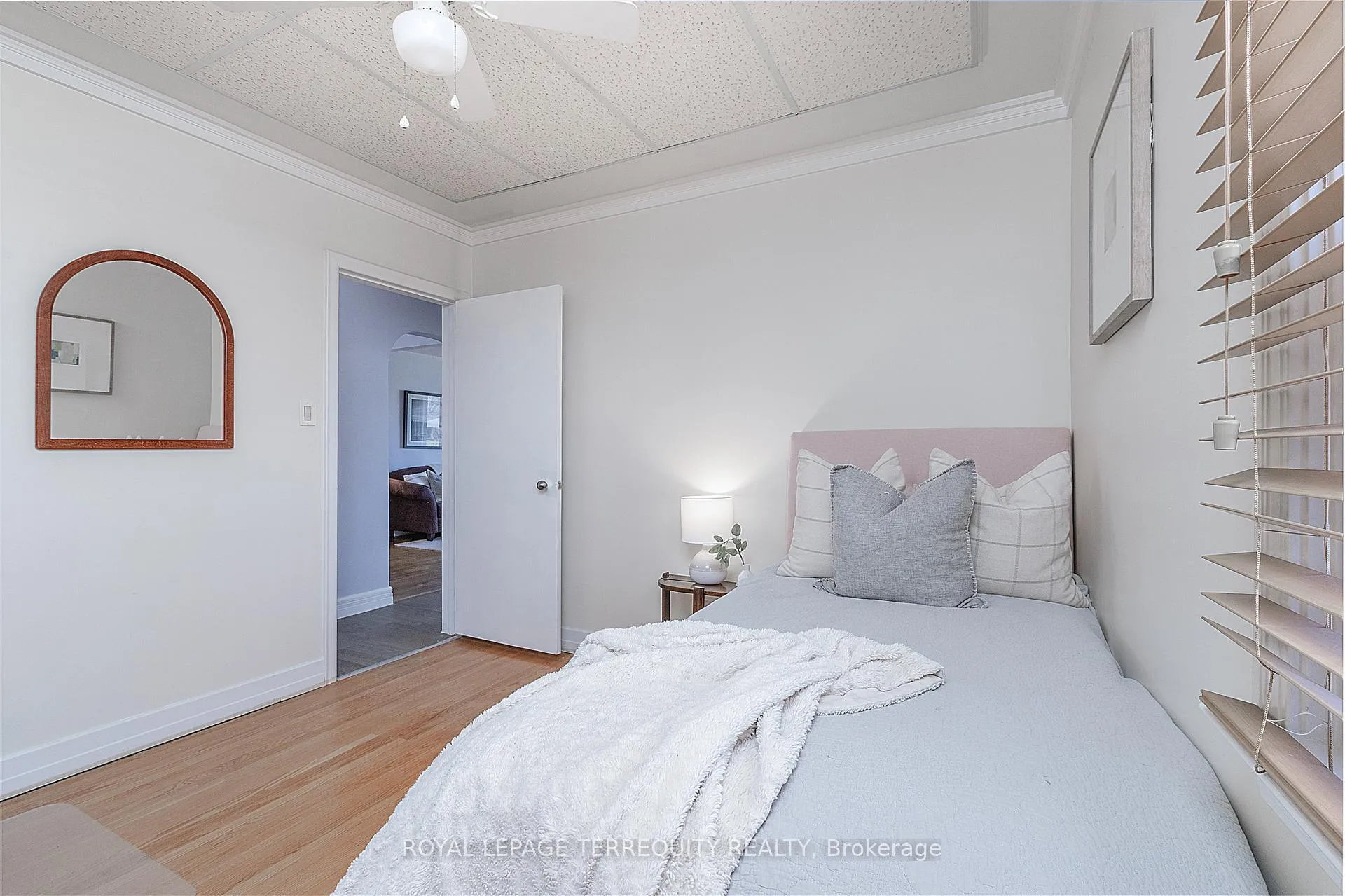 Photo 10 of 32 Admiral Road, Ajax, South East — HOMEH