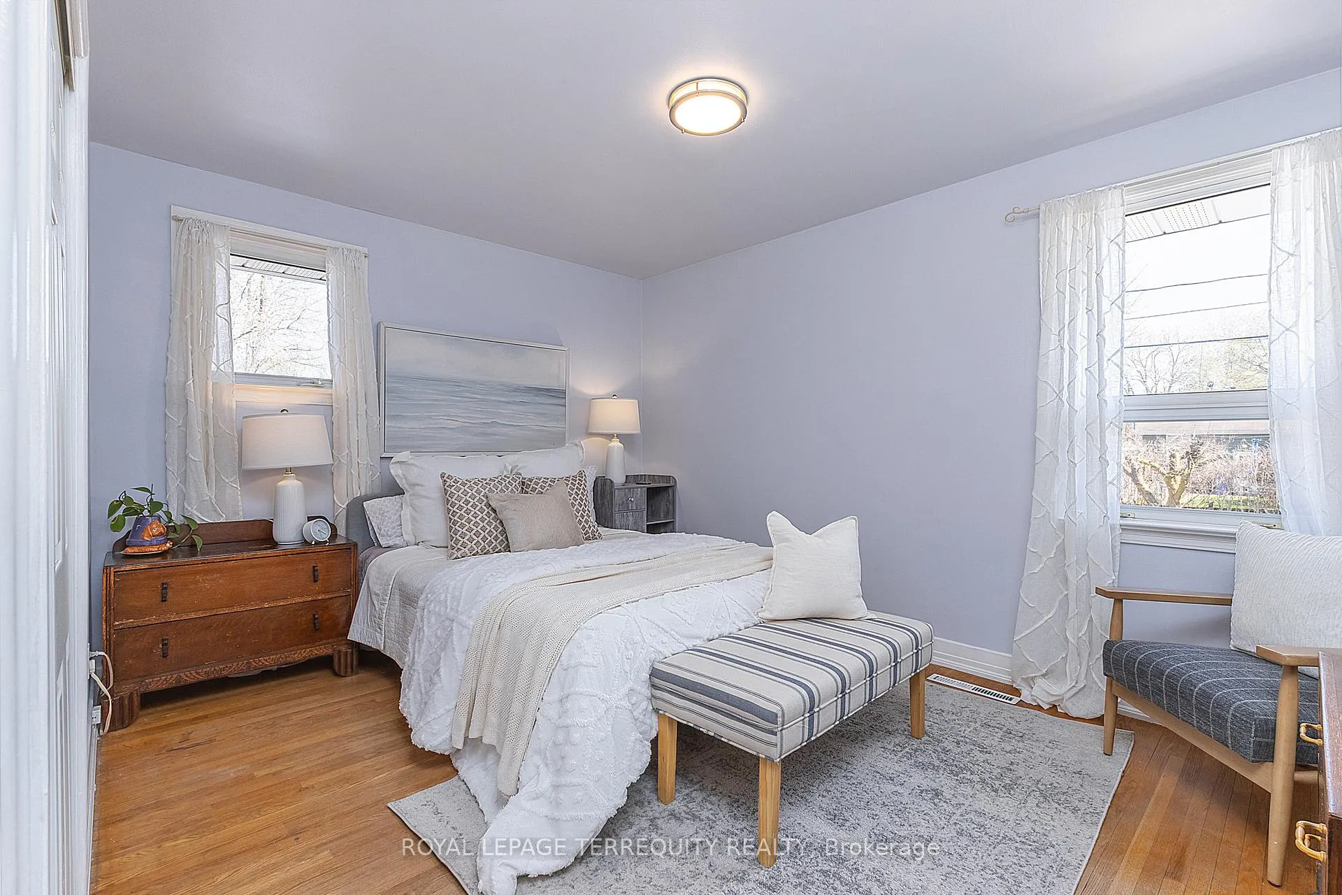 Photo 12 of 32 Admiral Road, Ajax, South East — HOMEH