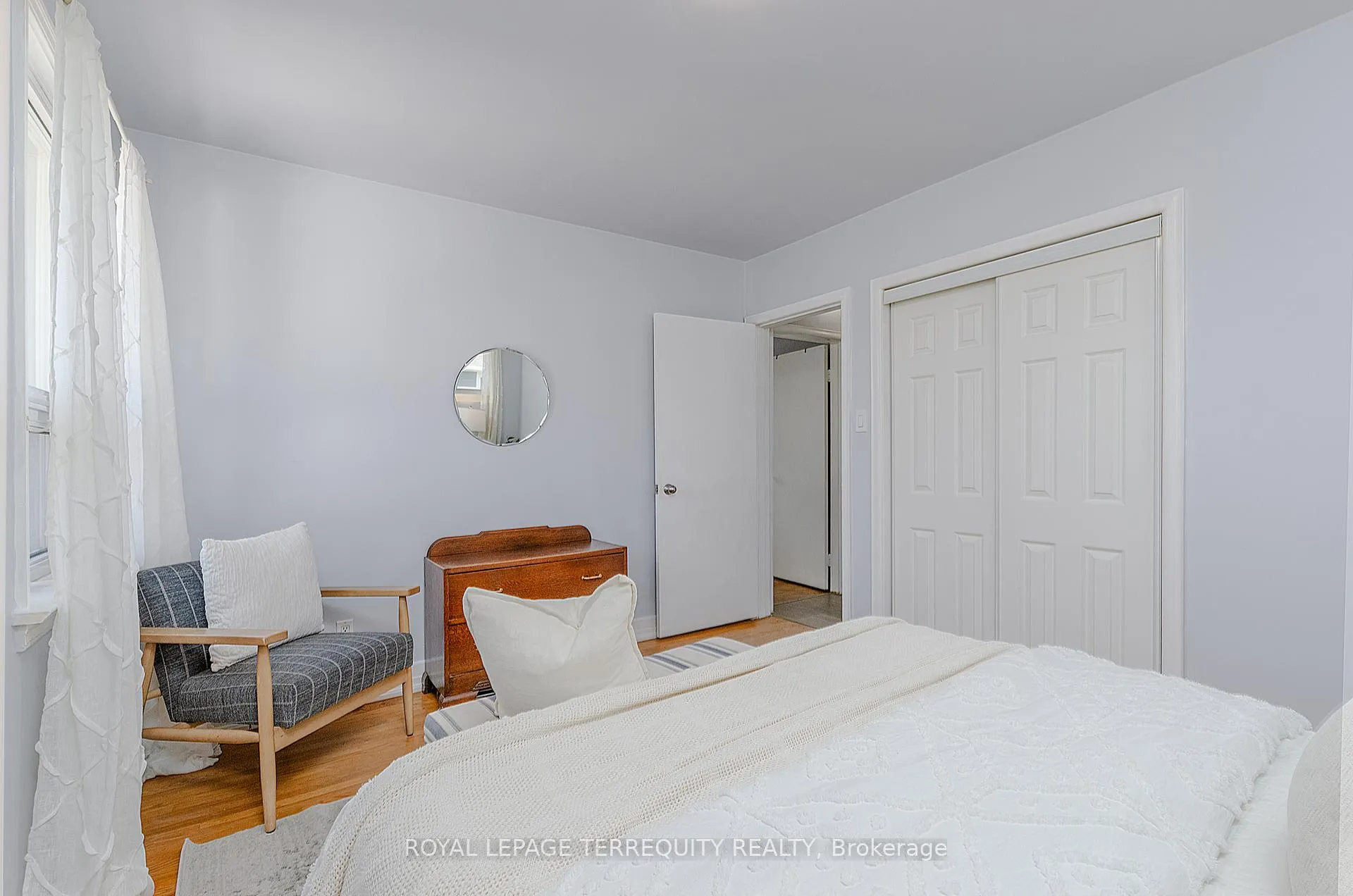 Photo 13 of 32 Admiral Road, Ajax, South East — HOMEH