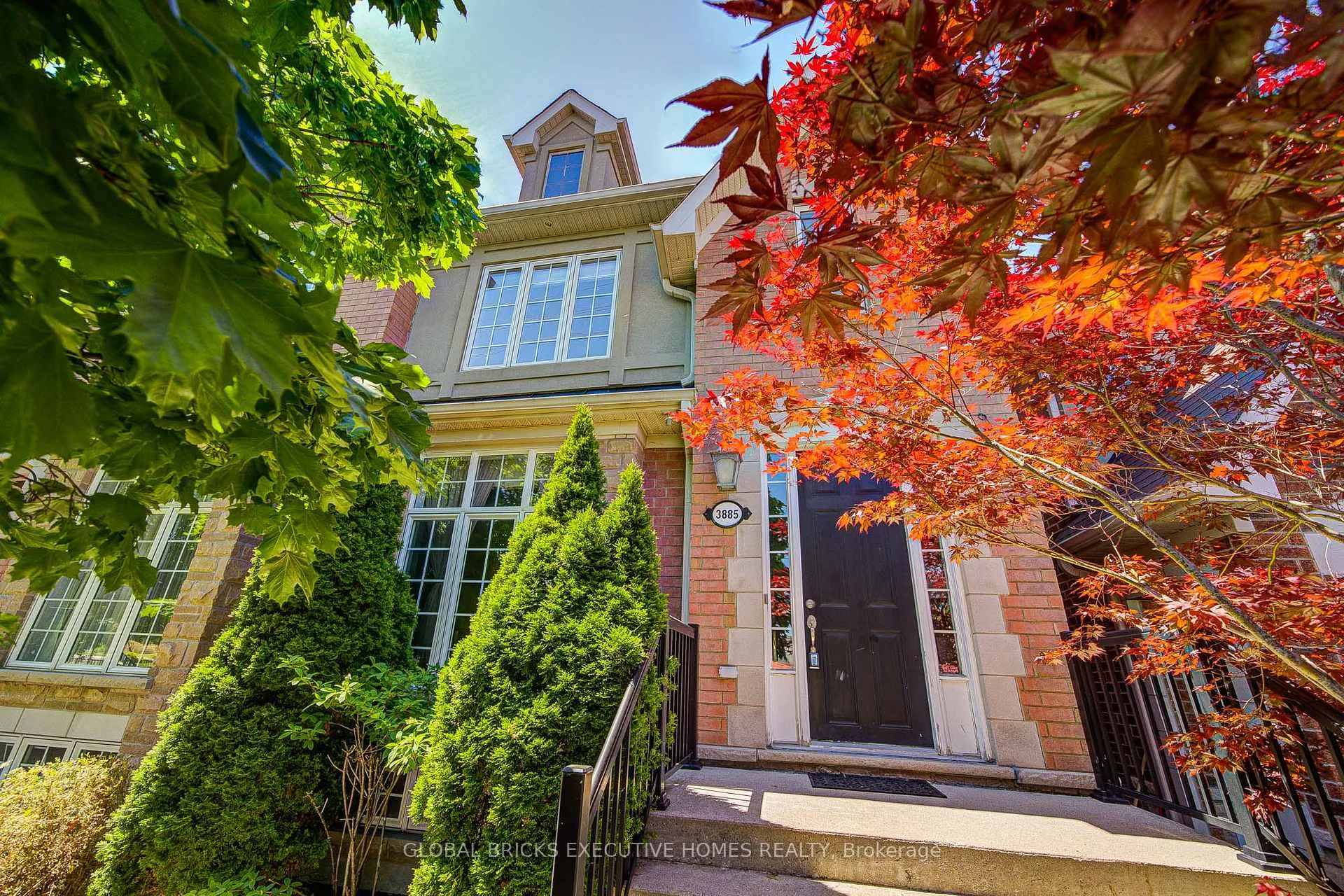 Front of 3885 Eglinton Avenue