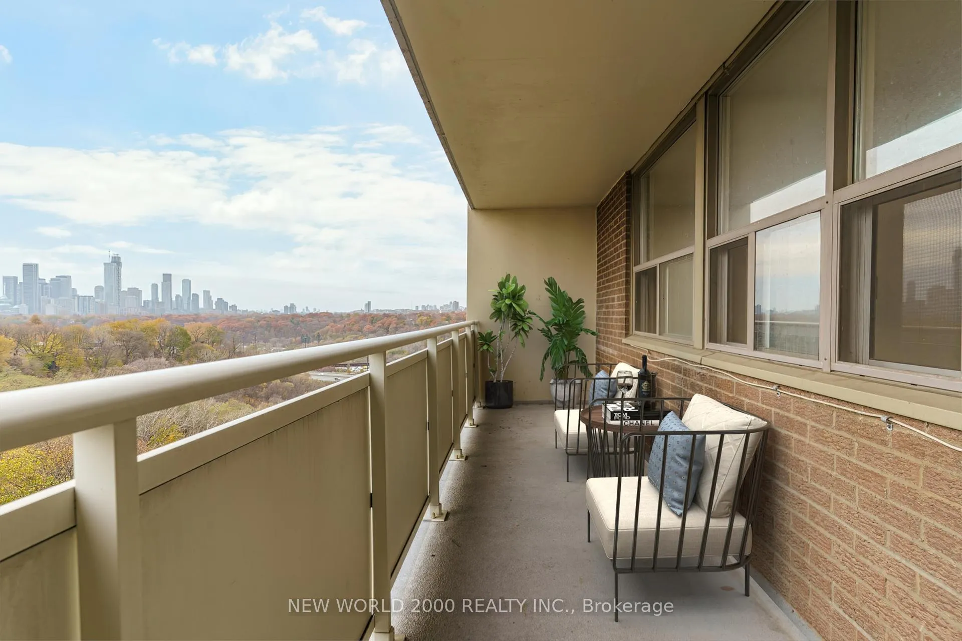 Photo 8 of Unit PH5, 1010 Broadview Avenue, Toronto, Broadview North — HOMEH